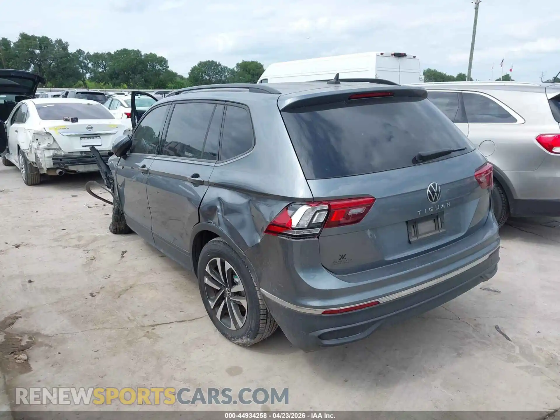 3 Photograph of a damaged car 3VVRB7AX7PM044642 VOLKSWAGEN TIGUAN 2023