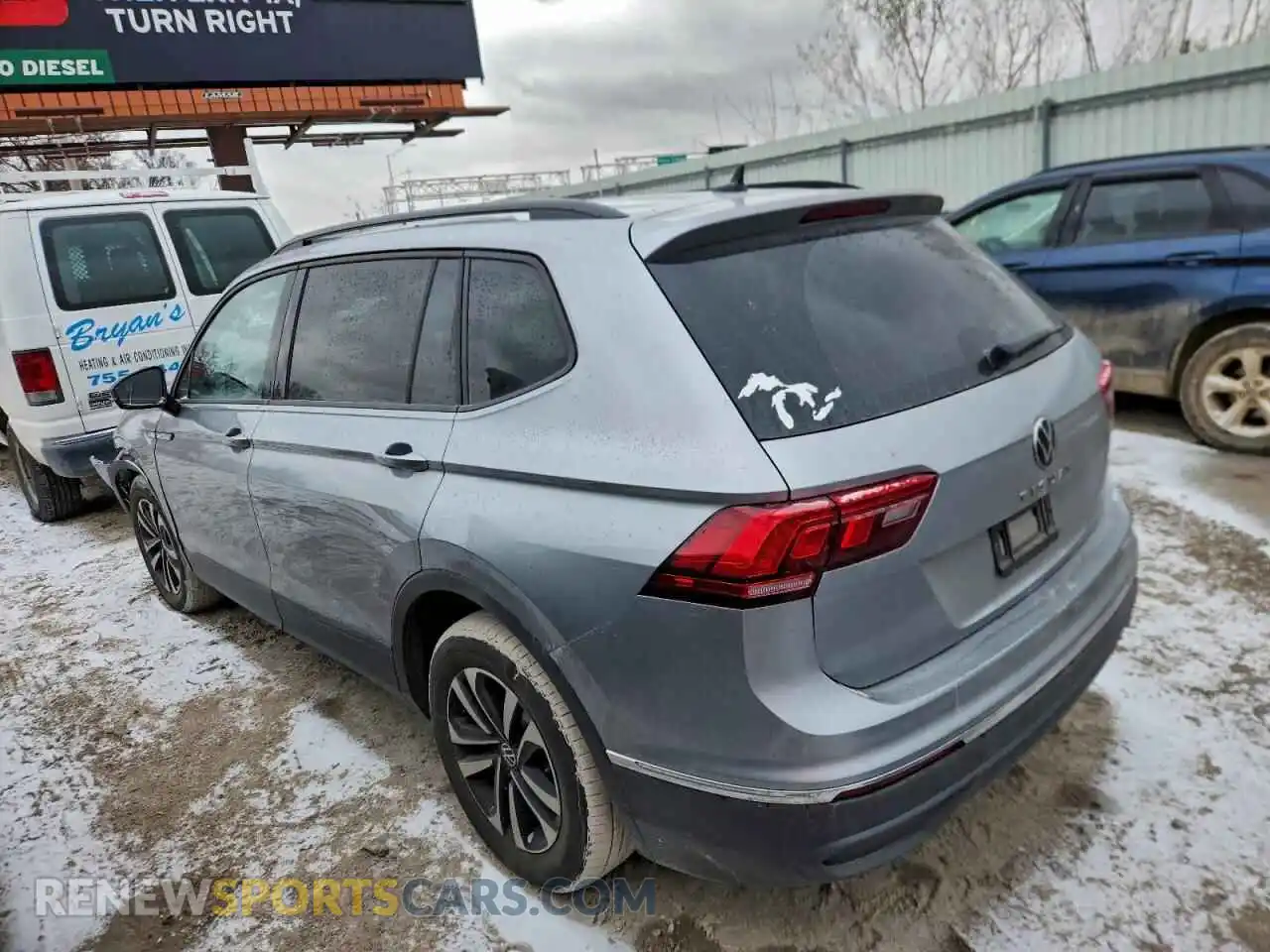 2 fotografías del automóvil dañado 3VVRB7AX8PM095485 VOLKSWAGEN TIGUAN 2023