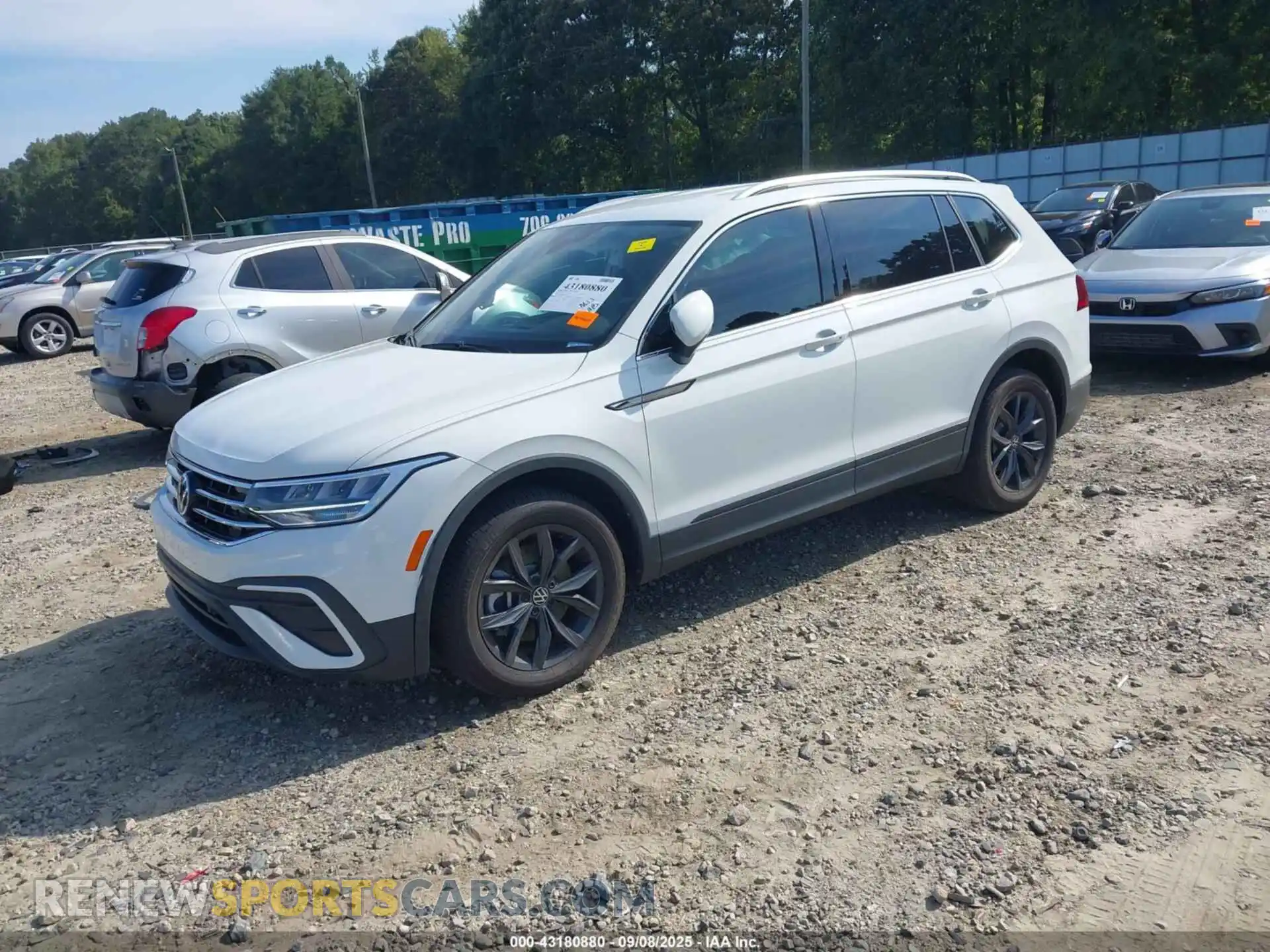2 Photograph of a damaged car 3VV2B7AX4RM042612 VOLKSWAGEN TIGUAN 2024