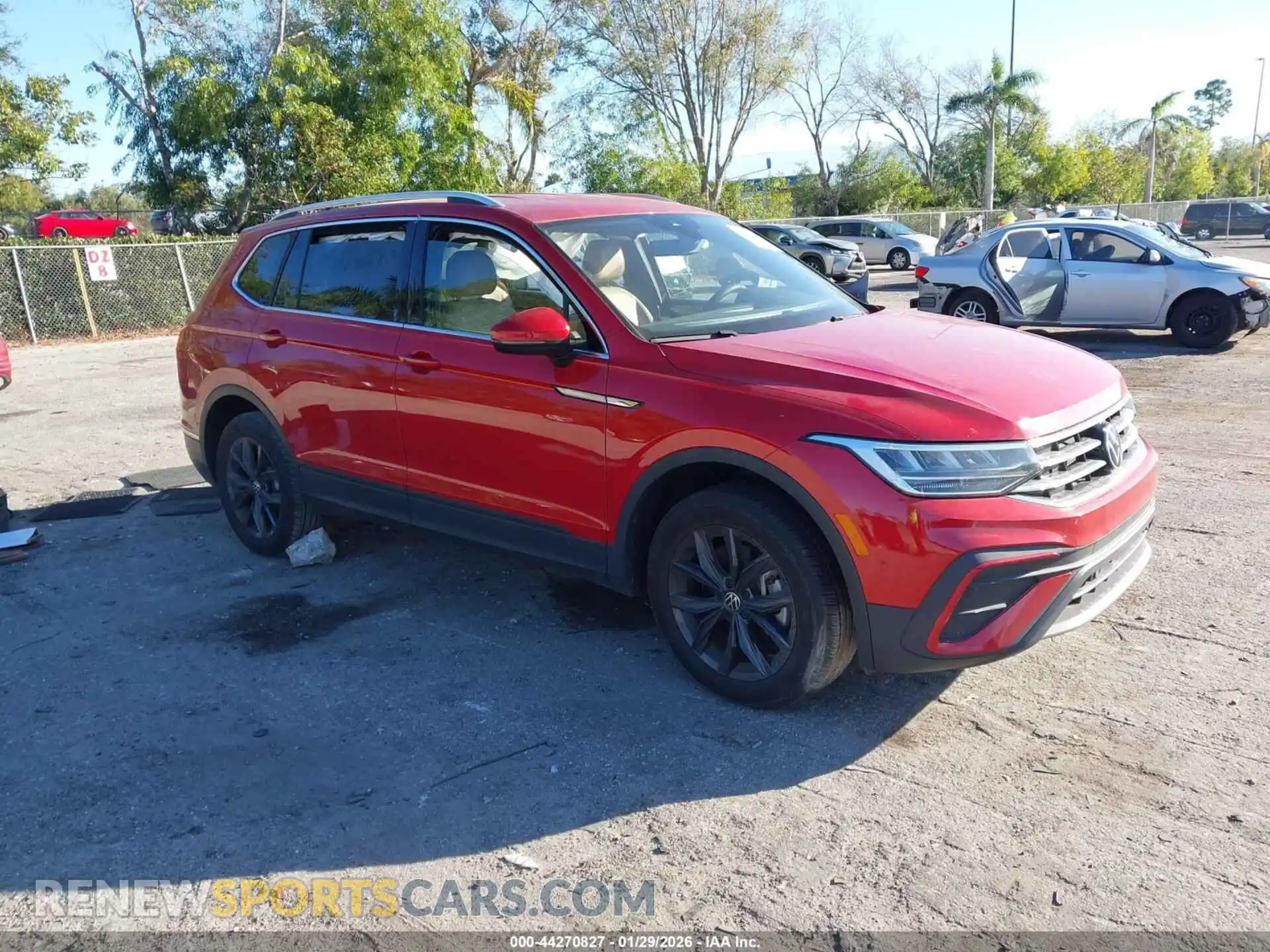 1 Photograph of a damaged car 3VV3B7AX7RM098693 VOLKSWAGEN TIGUAN 2024