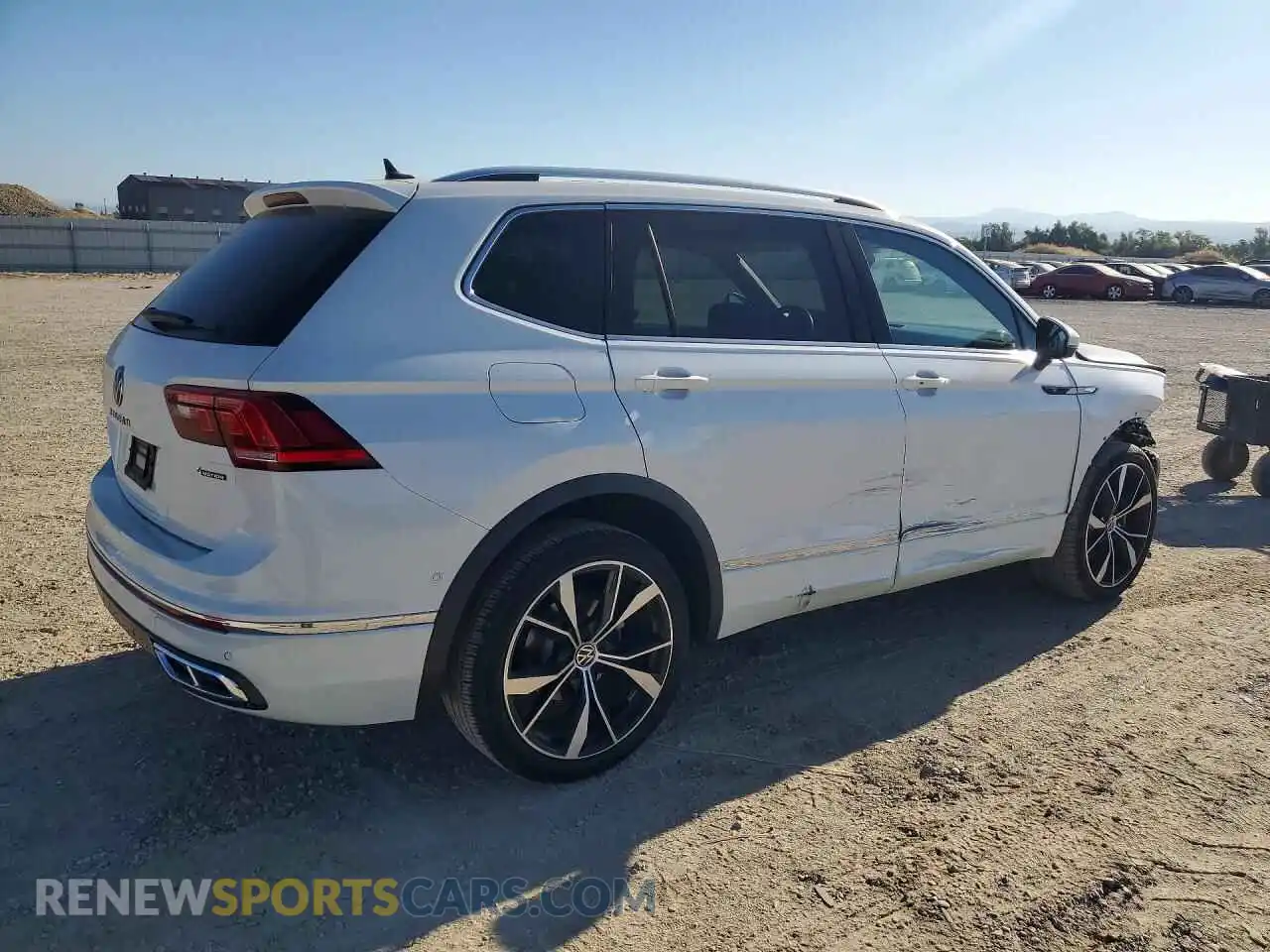 3 Photograph of a damaged car 3VV4B7AX0RM152761 VOLKSWAGEN TIGUAN 2024