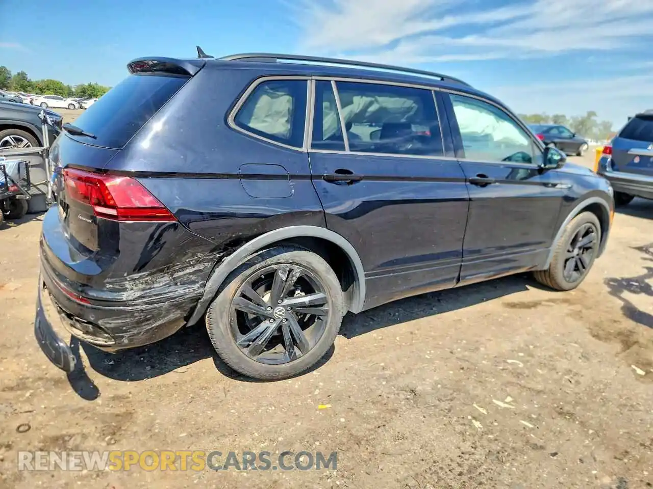 3 Photograph of a damaged car 3VV8B7AX1RM111721 VOLKSWAGEN TIGUAN 2024