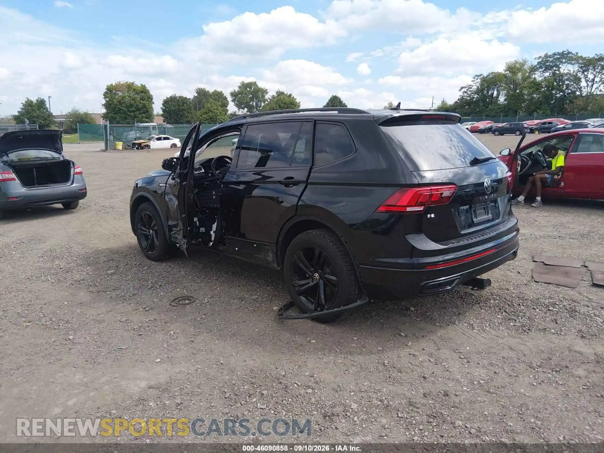 3 Photograph of a damaged car 3VV8B7AX4RM034228 VOLKSWAGEN TIGUAN 2024