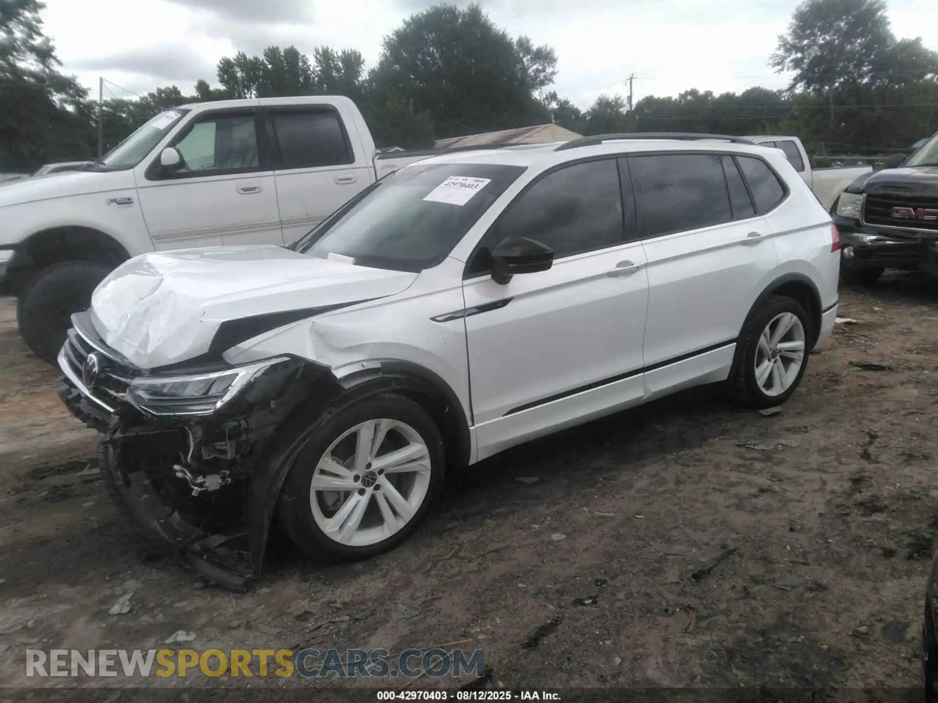 2 Photograph of a damaged car 3VVCB7AX3RM077940 VOLKSWAGEN TIGUAN 2024