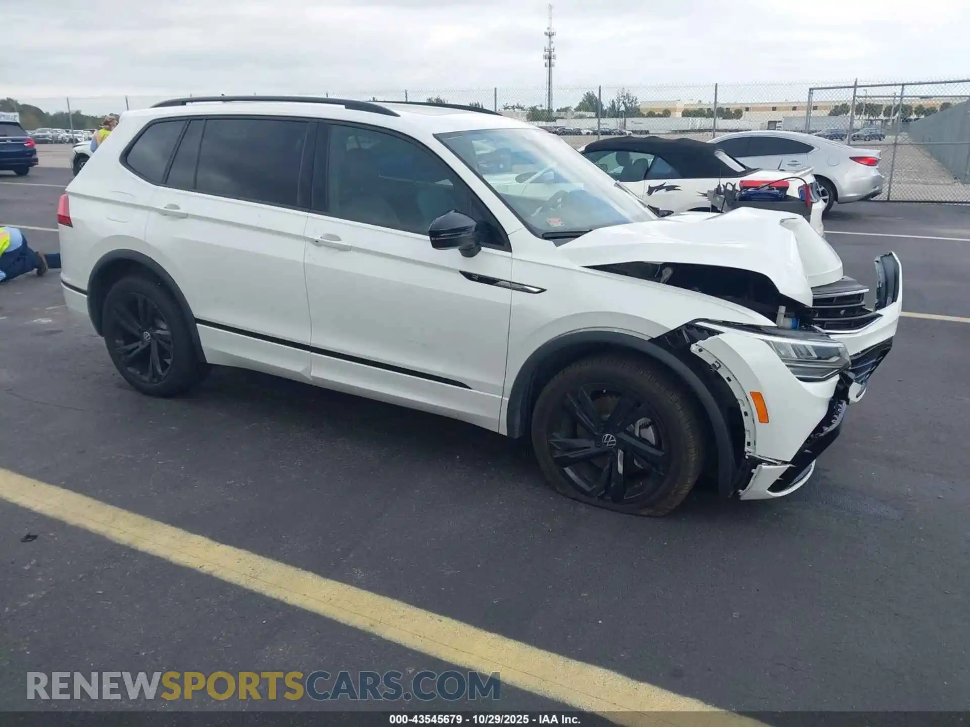1 Photograph of a damaged car 3VVCB7AX3RM183644 VOLKSWAGEN TIGUAN 2024