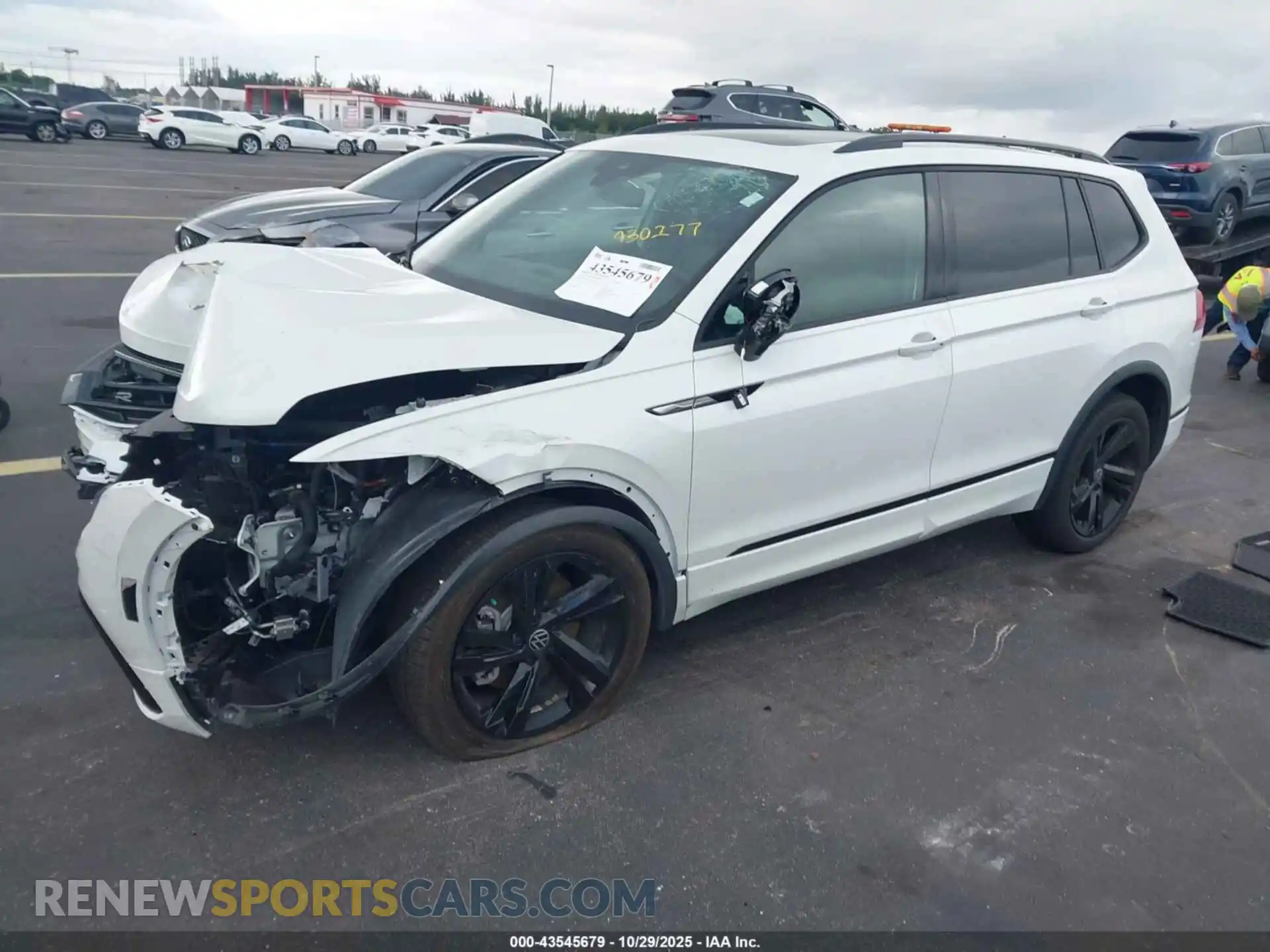 2 Photograph of a damaged car 3VVCB7AX3RM183644 VOLKSWAGEN TIGUAN 2024