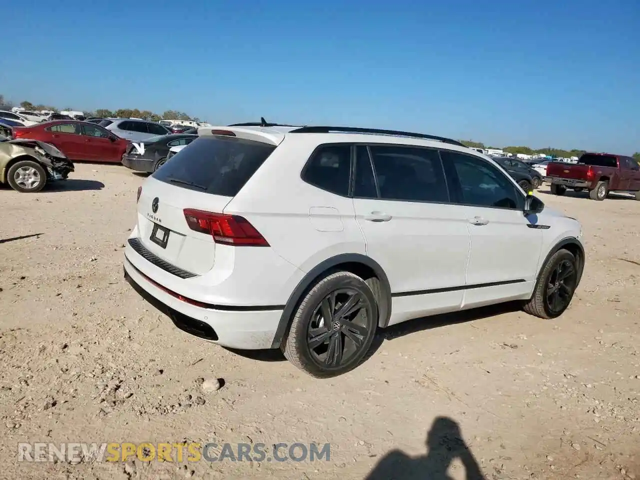 3 Photograph of a damaged car 3VVCB7AX4RM011803 VOLKSWAGEN TIGUAN 2024