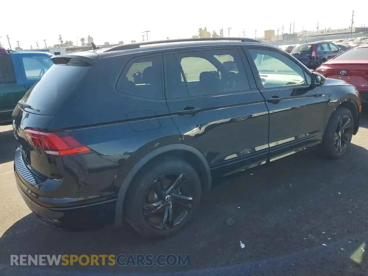 3 Фотография поврежденного автомобиля 3VVCB7AX4RM124750 VOLKSWAGEN TIGUAN 2024