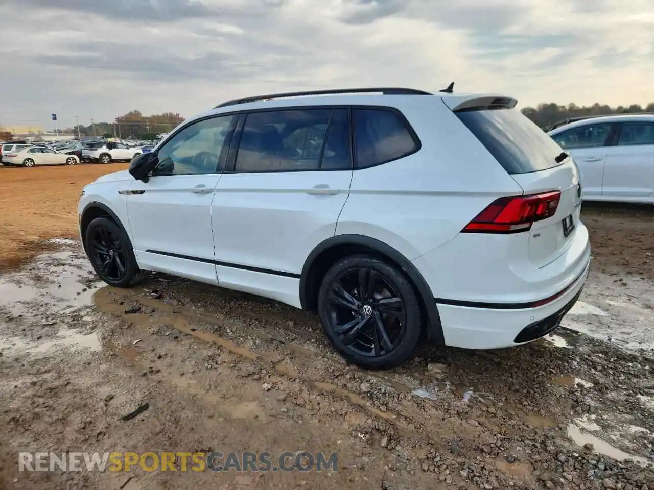 2 fotografías del automóvil dañado 3VVCB7AX4RM126434 VOLKSWAGEN TIGUAN 2024