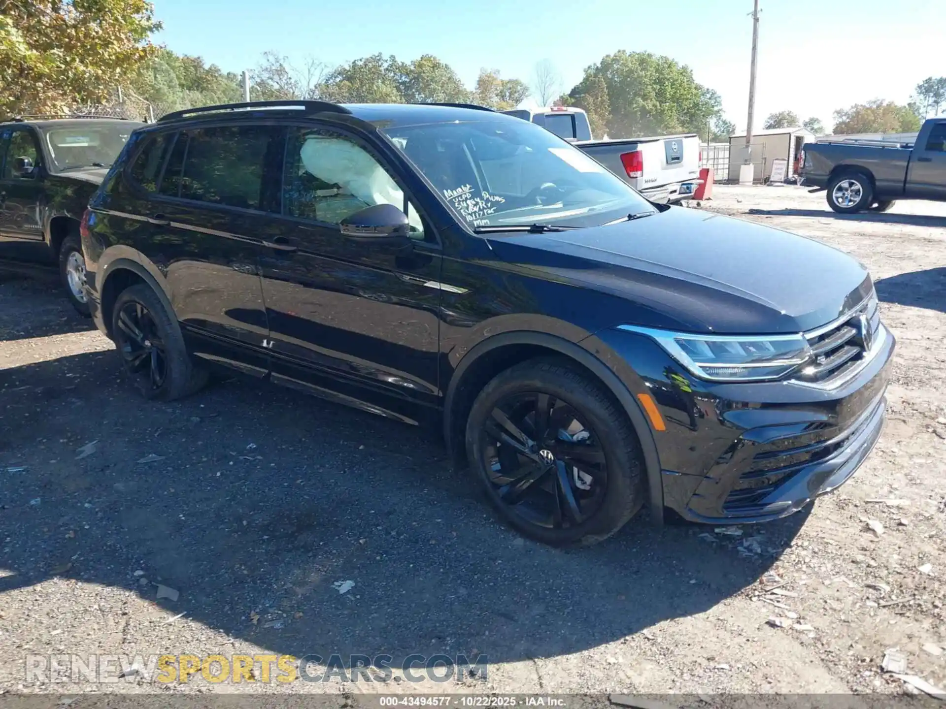 1 Фотография поврежденного автомобиля 3VVCB7AX9RM160417 VOLKSWAGEN TIGUAN 2024