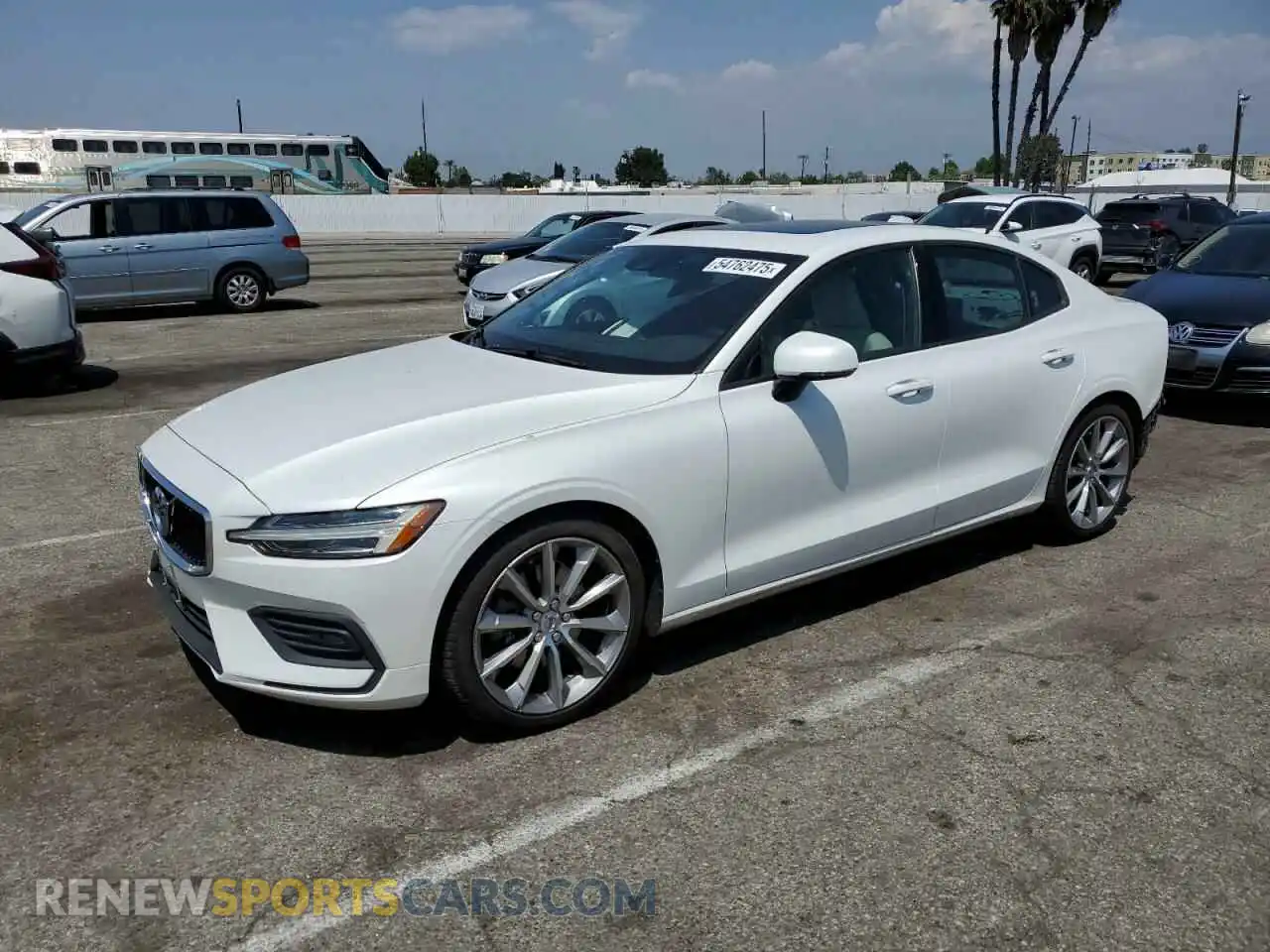 1 Photograph of a damaged car 7JR102FK2KG015698 VOLVO S60 2019