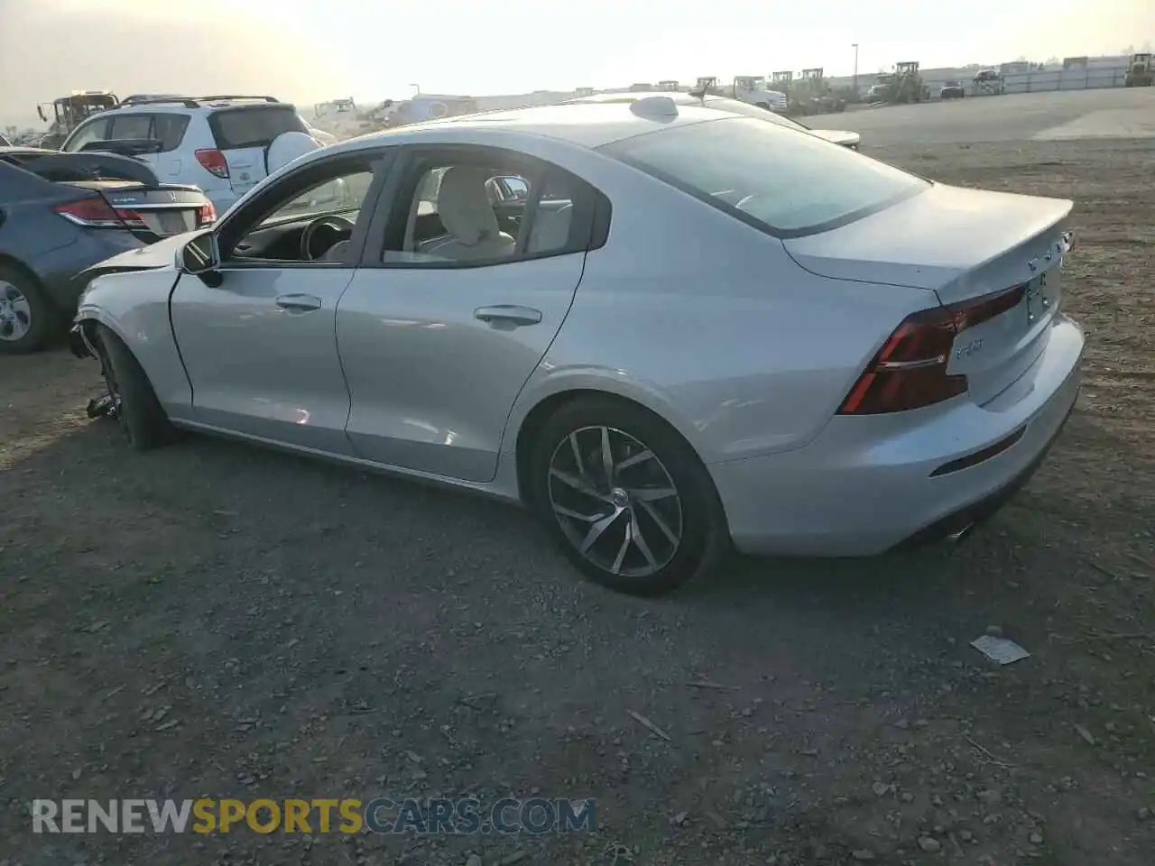 2 Photograph of a damaged car 7JR102FK5KG010818 VOLVO S60 2019