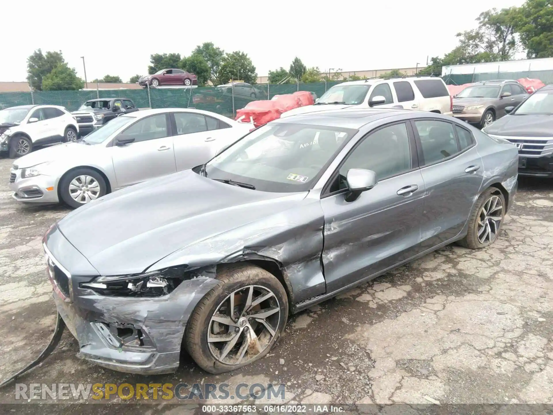 2 Photograph of a damaged car 7JR102FK8KG016483 VOLVO S60 2019