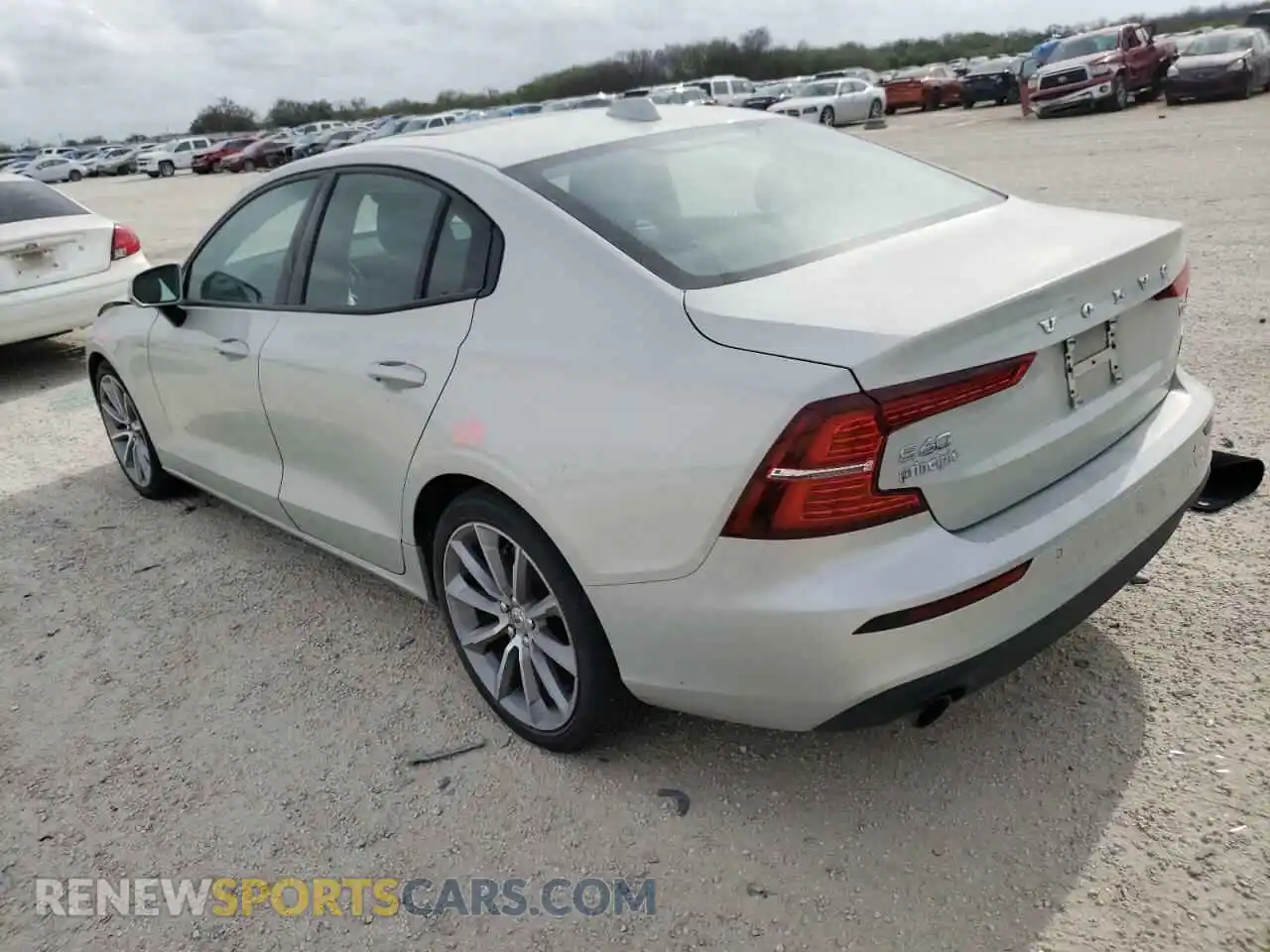 3 Фотография поврежденного автомобиля 7JR102FKXKG001029 VOLVO S60 2019