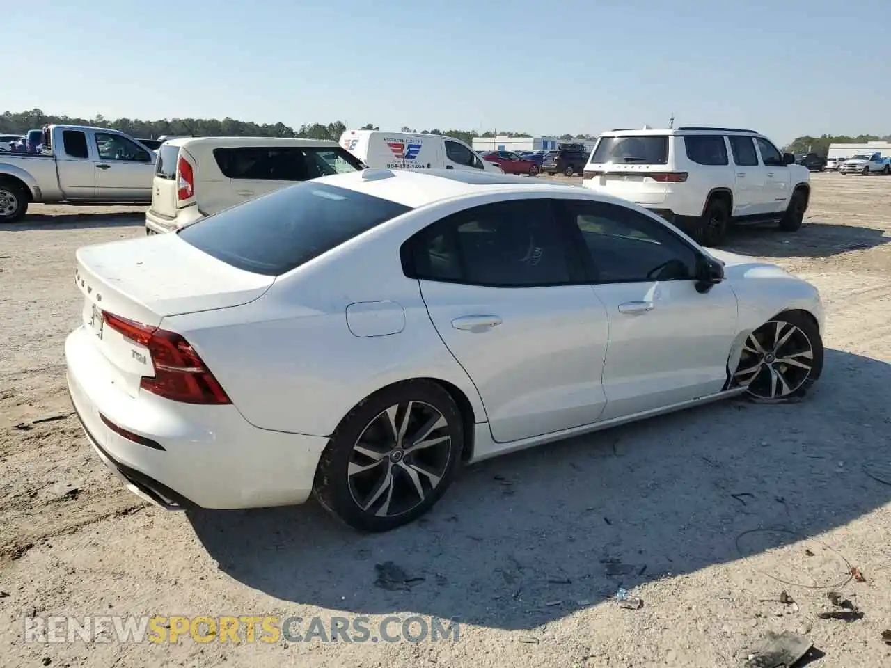 3 Photograph of a damaged car 7JR102FM1KG015838 VOLVO S60 2019