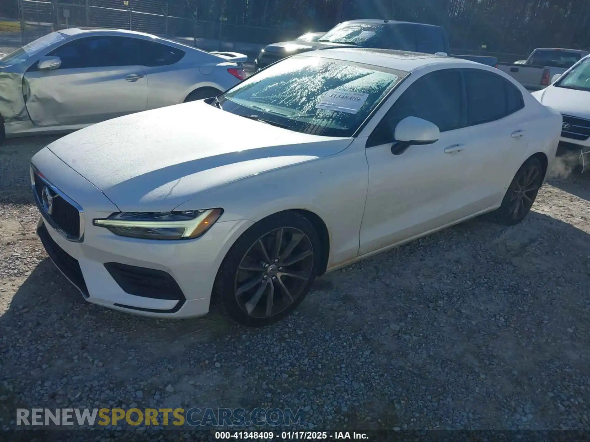 2 Photograph of a damaged car 7JRA22TK4KG007617 VOLVO S60 2019