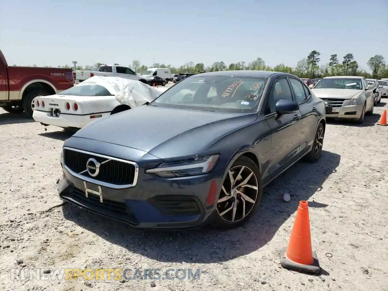 2 Photograph of a damaged car 7JRA22TK5KG010199 VOLVO S60 2019
