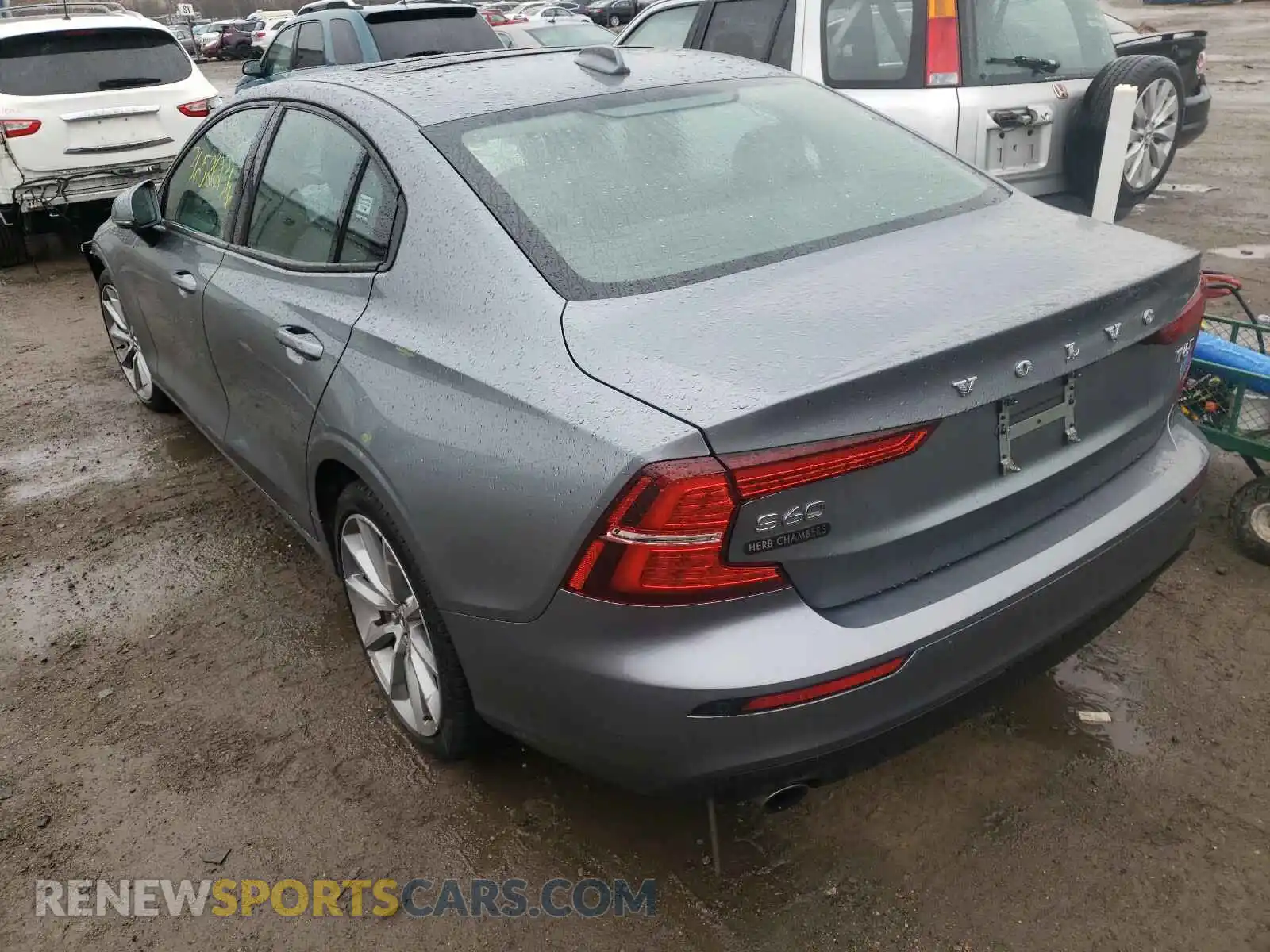 3 Photograph of a damaged car 7JRA22TK9KG001036 VOLVO S60 2019