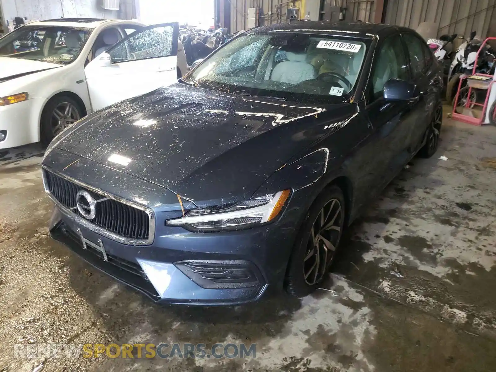 2 fotografías del automóvil dañado 7JRA22TKXKG008626 VOLVO S60 2019