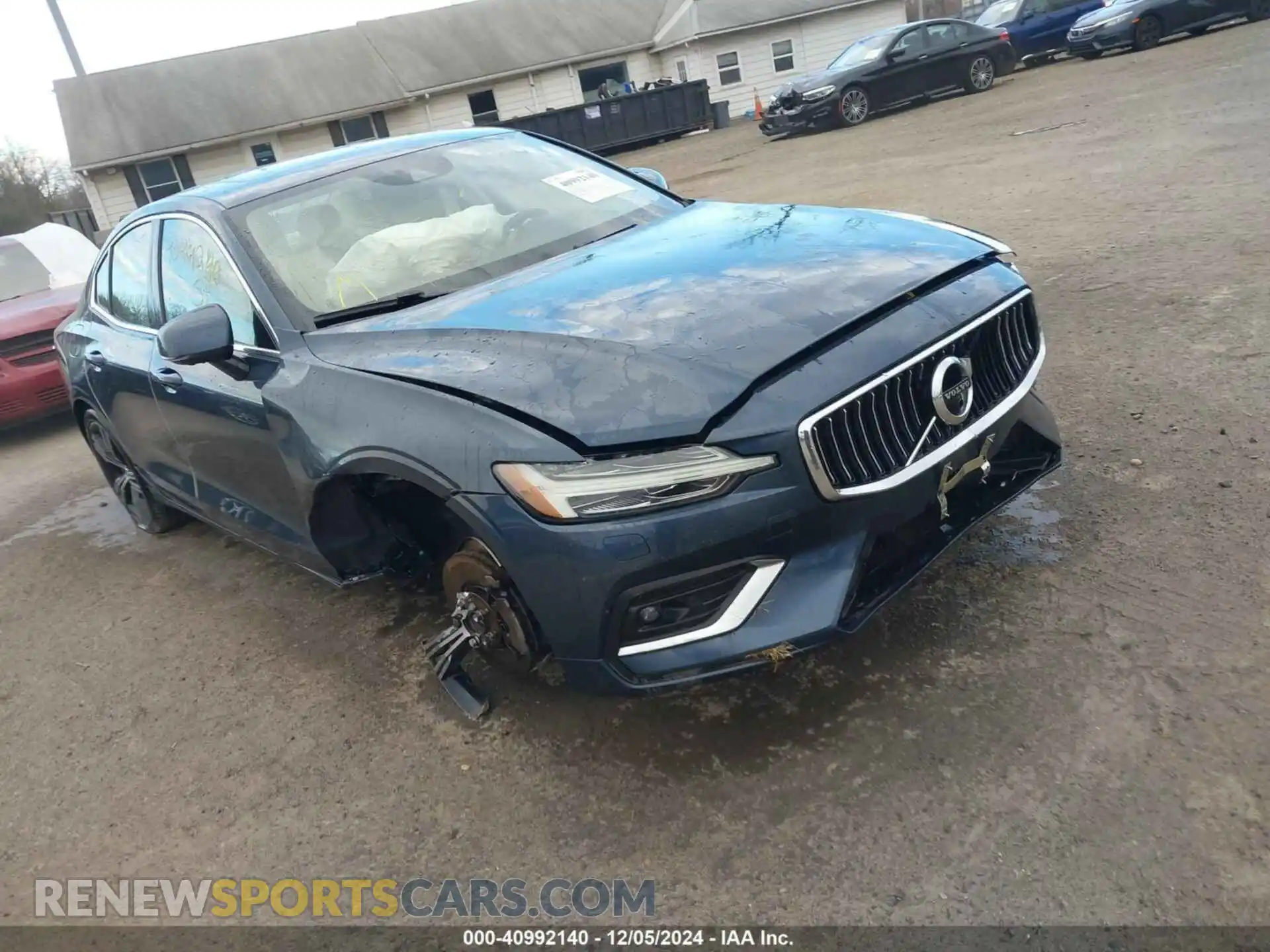 1 Фотография поврежденного автомобиля 7JRA22TL3KG002319 VOLVO S60 2019
