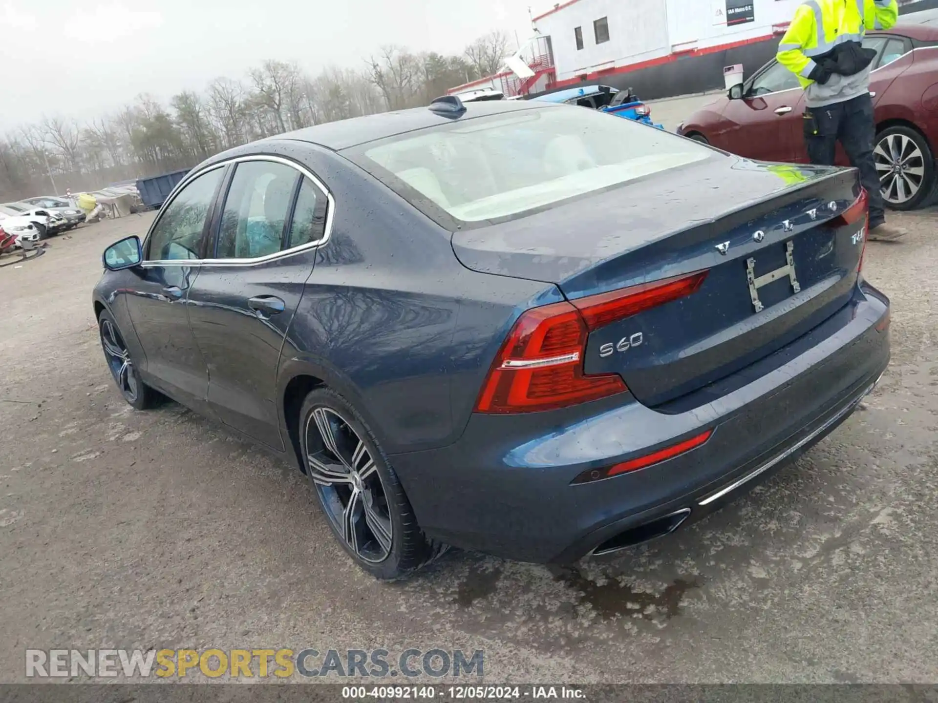 3 Фотография поврежденного автомобиля 7JRA22TL3KG002319 VOLVO S60 2019