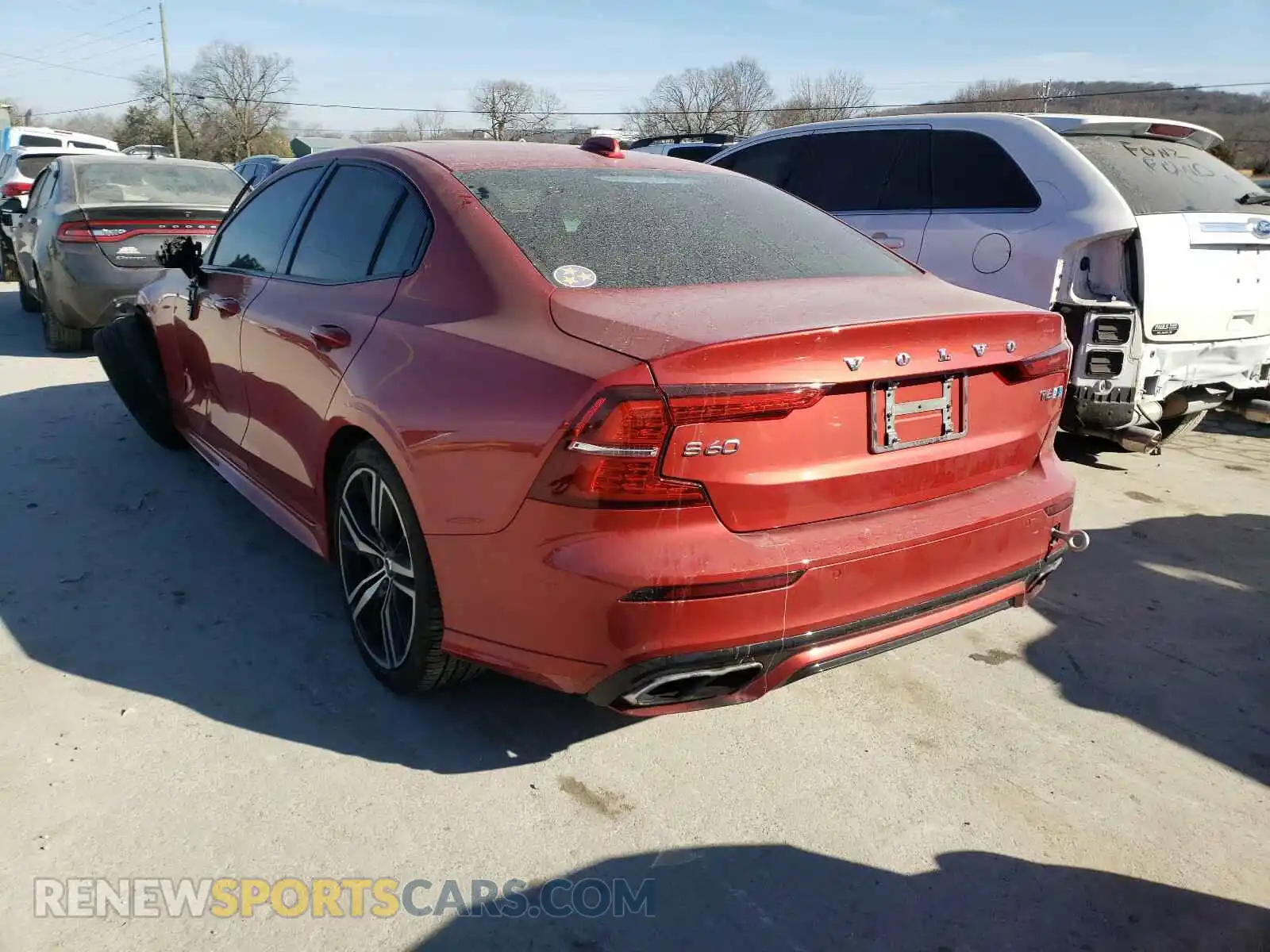 3 Photograph of a damaged car 7JRA22TM7KG000596 VOLVO S60 2019