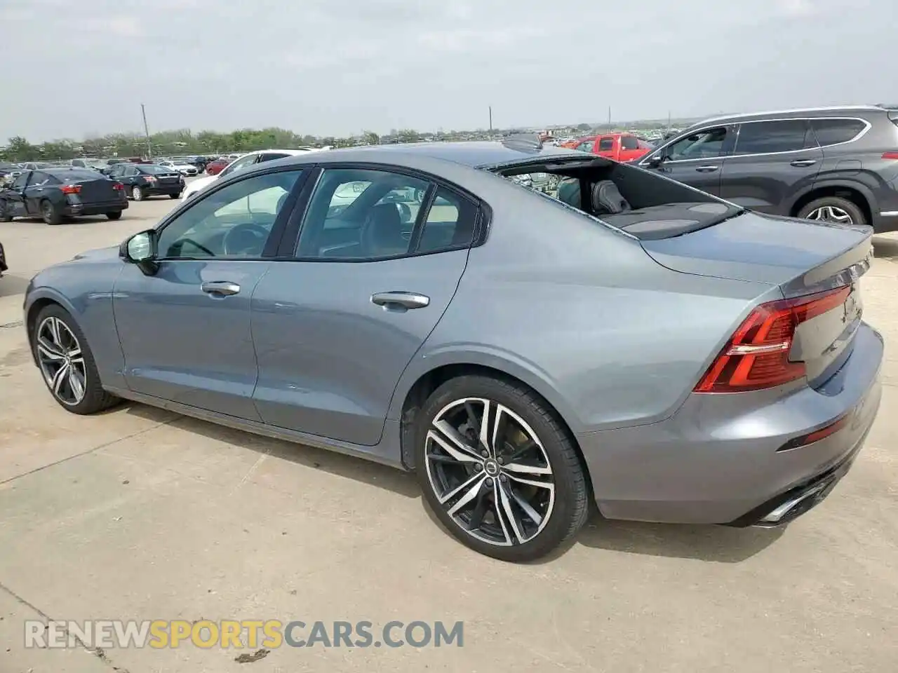 2 Photograph of a damaged car 7JRA22TM8KG016502 VOLVO S60 2019