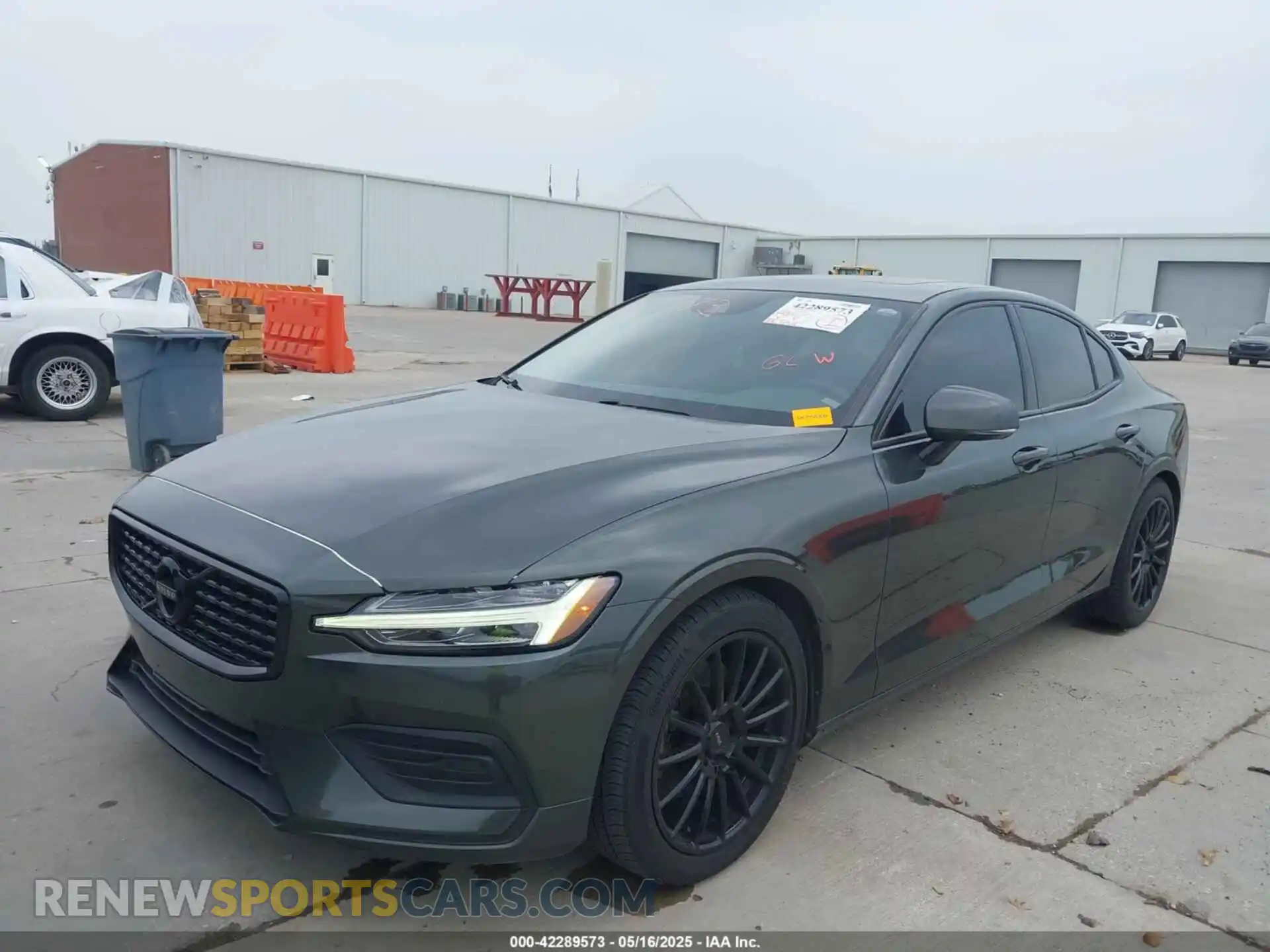 2 Фотография поврежденного автомобиля 7JR102FK3LG047013 VOLVO S60 2020