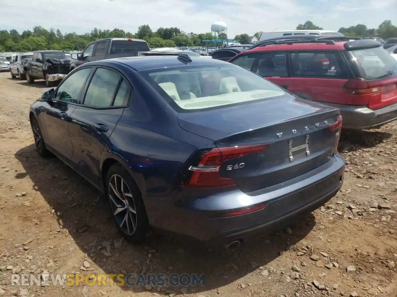 3 Photograph of a damaged car 7JR102FK6LG033106 VOLVO S60 2020
