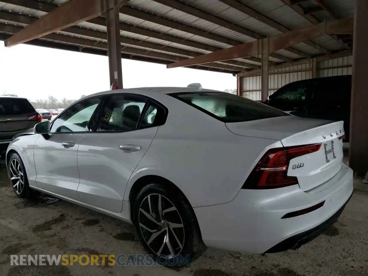 3 Photograph of a damaged car 7JR102FK7LG060735 VOLVO S60 2020