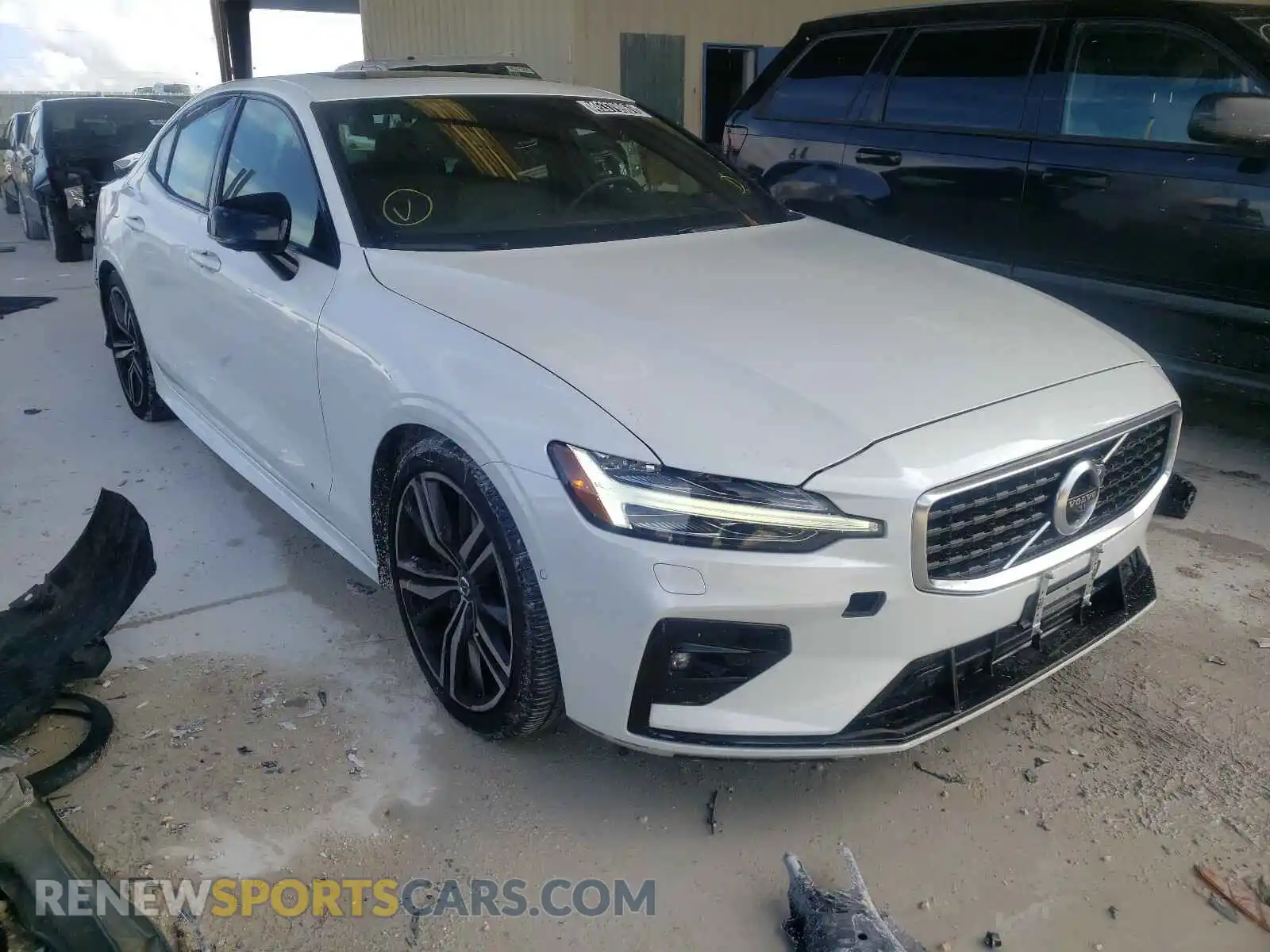 1 Photograph of a damaged car 7JR102FM2LG072082 VOLVO S60 2020
