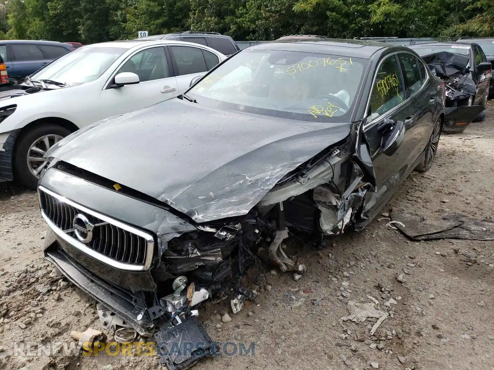 2 Photograph of a damaged car 7JRA22TL9LG045399 VOLVO S60 2020