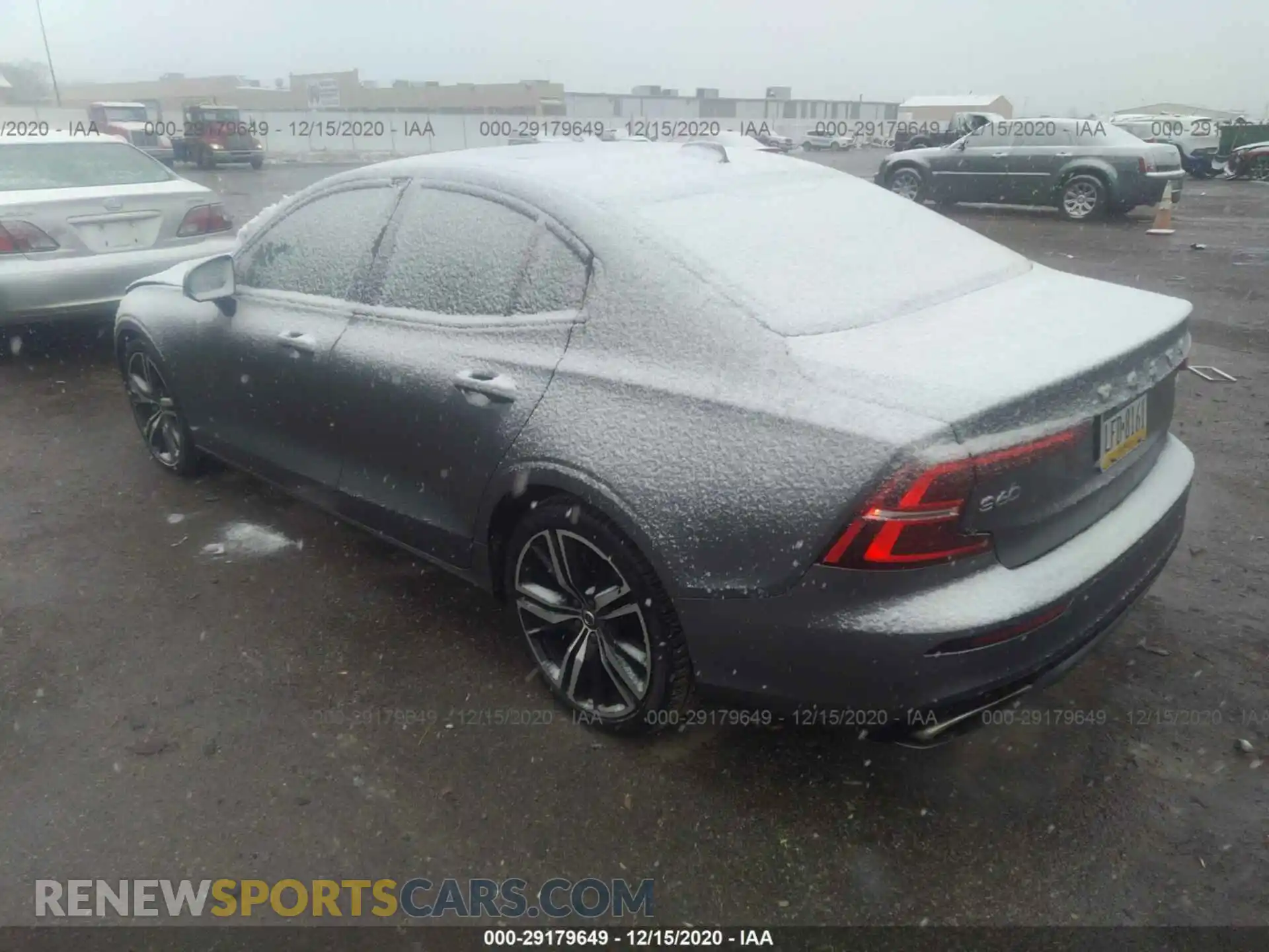 3 Photograph of a damaged car 7JRA22TM2LG036732 VOLVO S60 2020