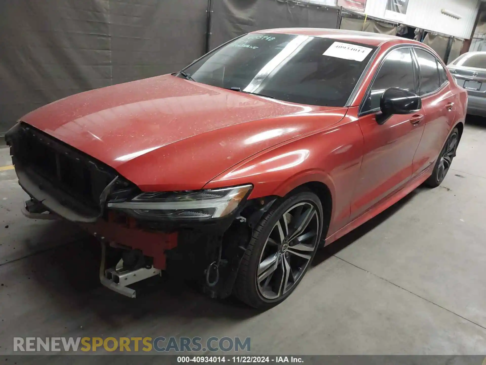 2 Photograph of a damaged car 7JRA22TM2LG049366 VOLVO S60 2020