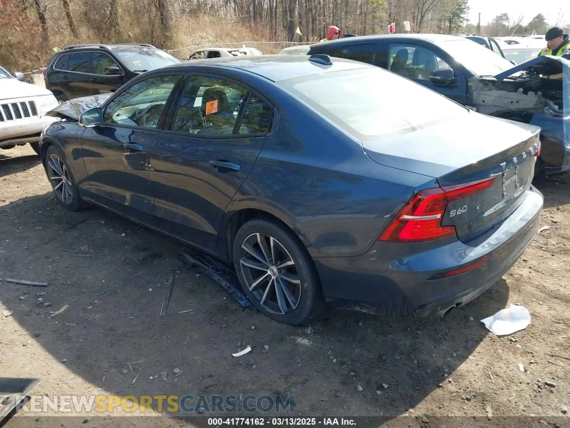 3 Фотография поврежденного автомобиля 7JR102FK0MG094100 VOLVO S60 2021