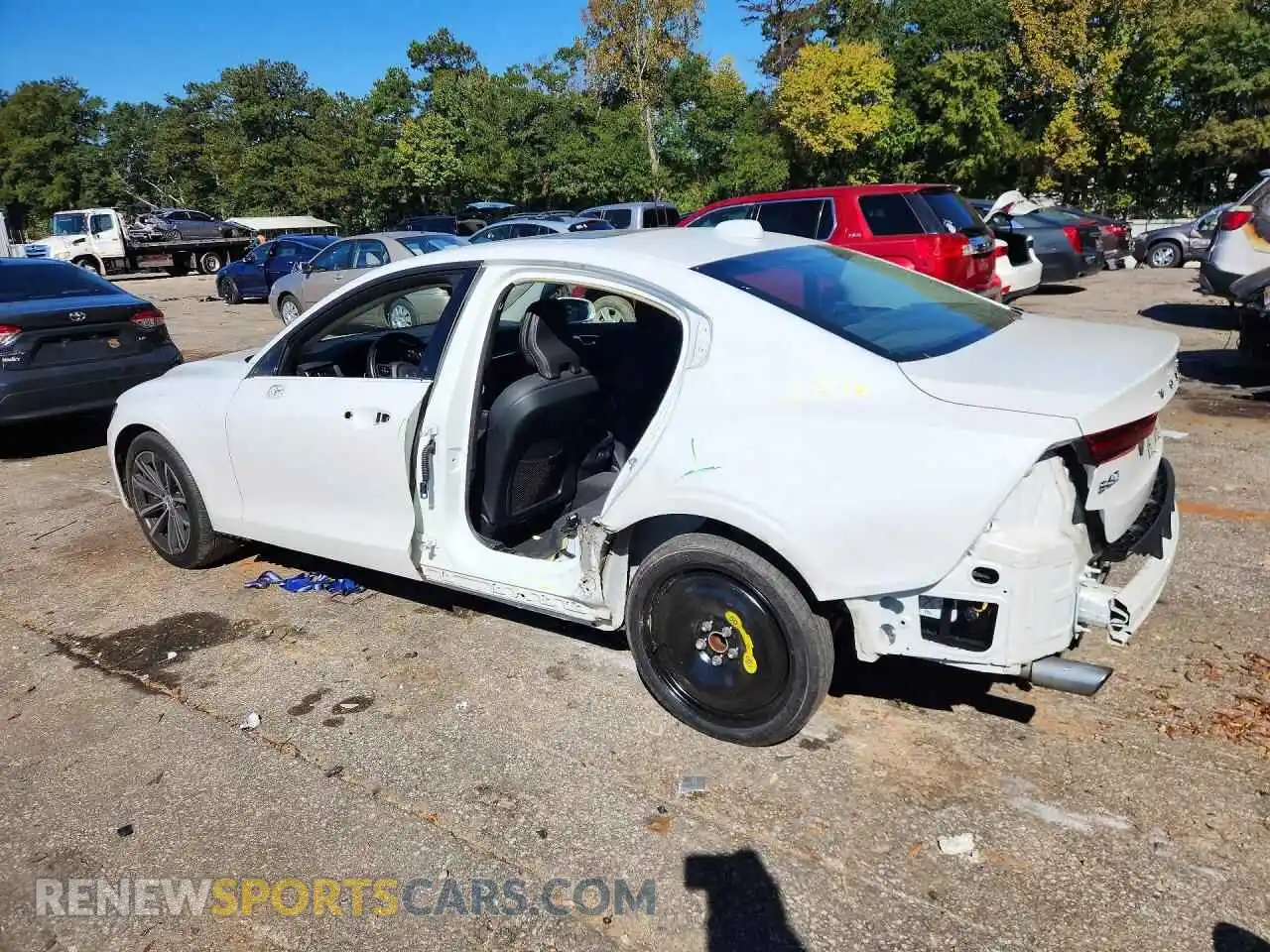 2 Photograph of a damaged car 7JR102FK1MG081775 VOLVO S60 2021