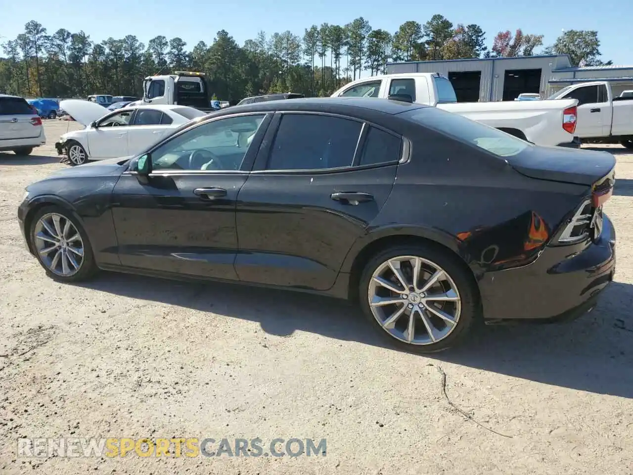 2 Photograph of a damaged car 7JR102FK8MG080235 VOLVO S60 2021