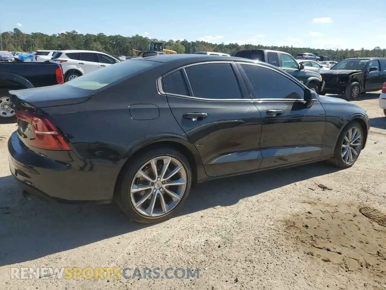 3 Photograph of a damaged car 7JR102FK8MG080235 VOLVO S60 2021