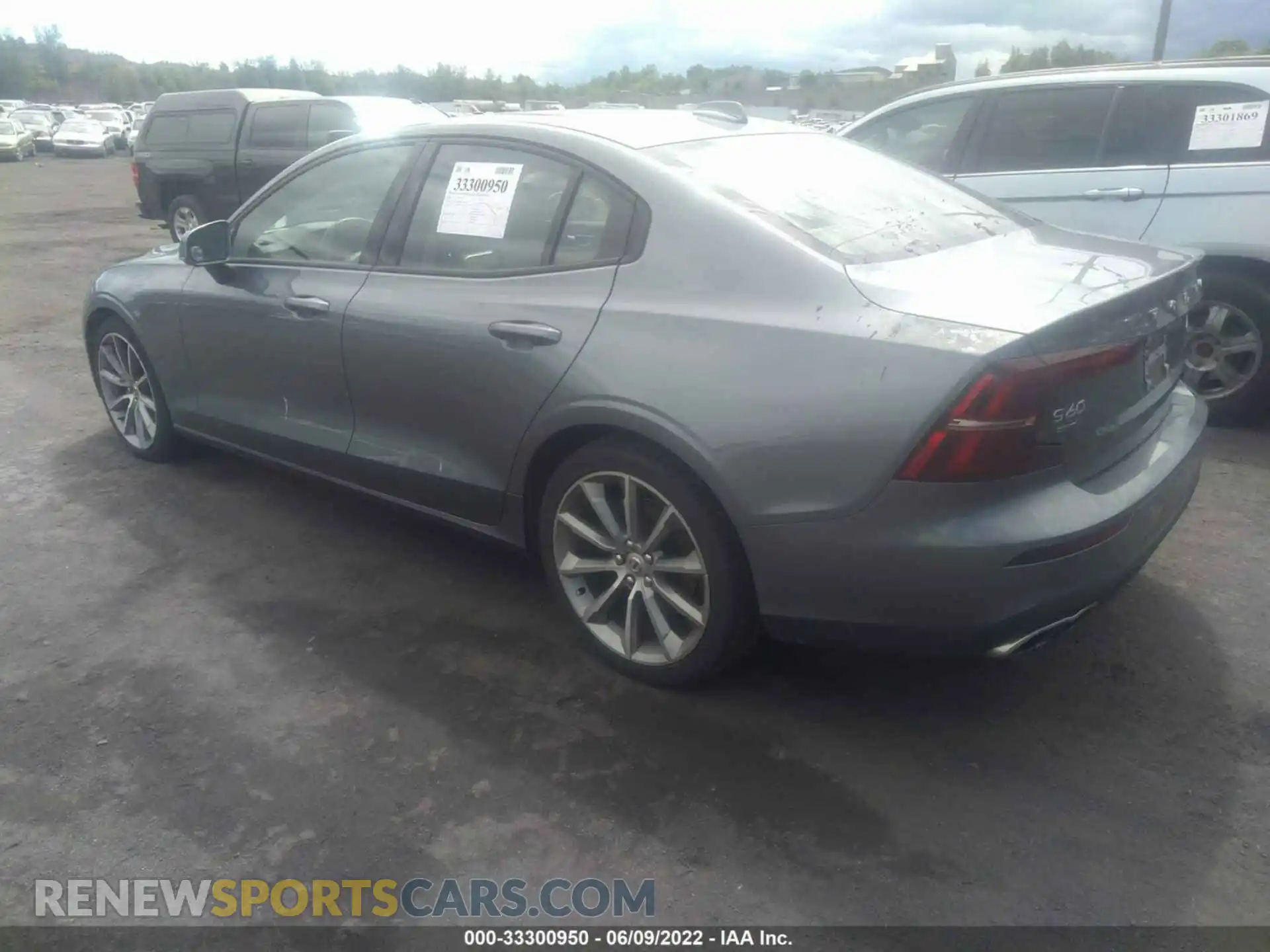 3 Photograph of a damaged car 7JR102FK8MG096452 VOLVO S60 2021