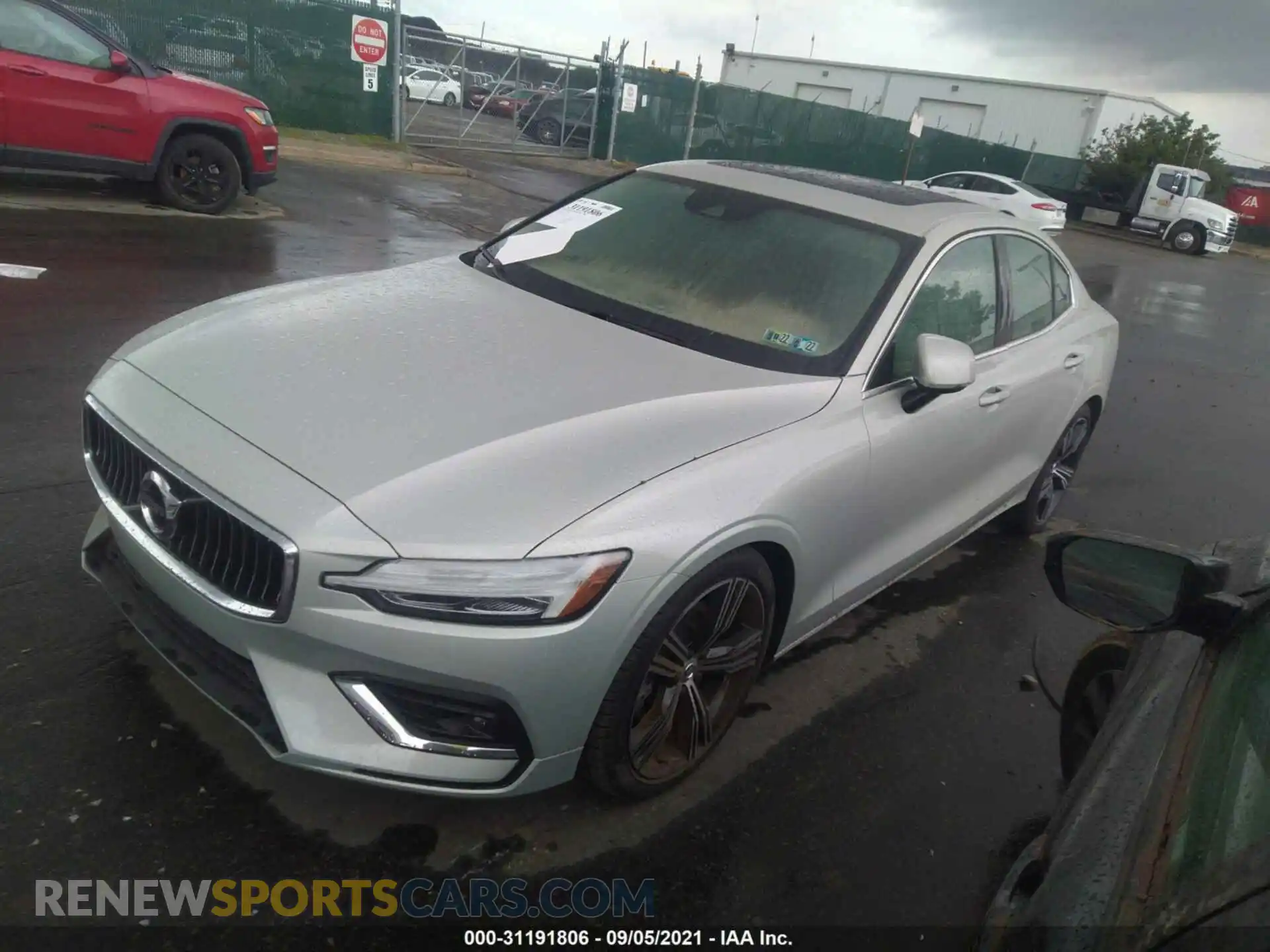 2 Photograph of a damaged car 7JR102FL9MG095898 VOLVO S60 2021