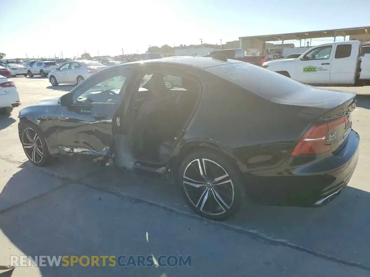 2 Photograph of a damaged car 7JR102FM4MG095686 VOLVO S60 2021