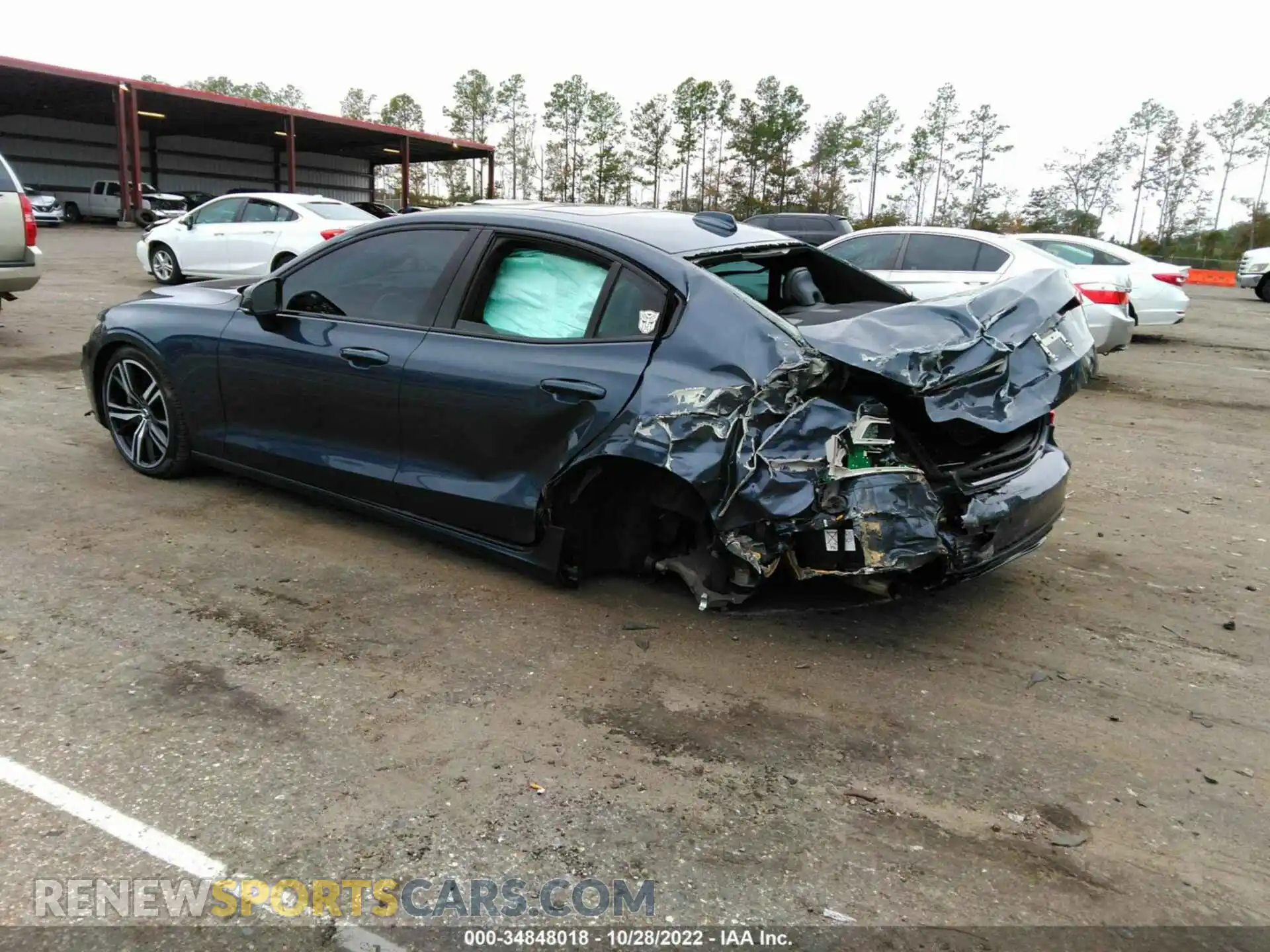 3 Photograph of a damaged car 7JR102FM6MG092076 VOLVO S60 2021