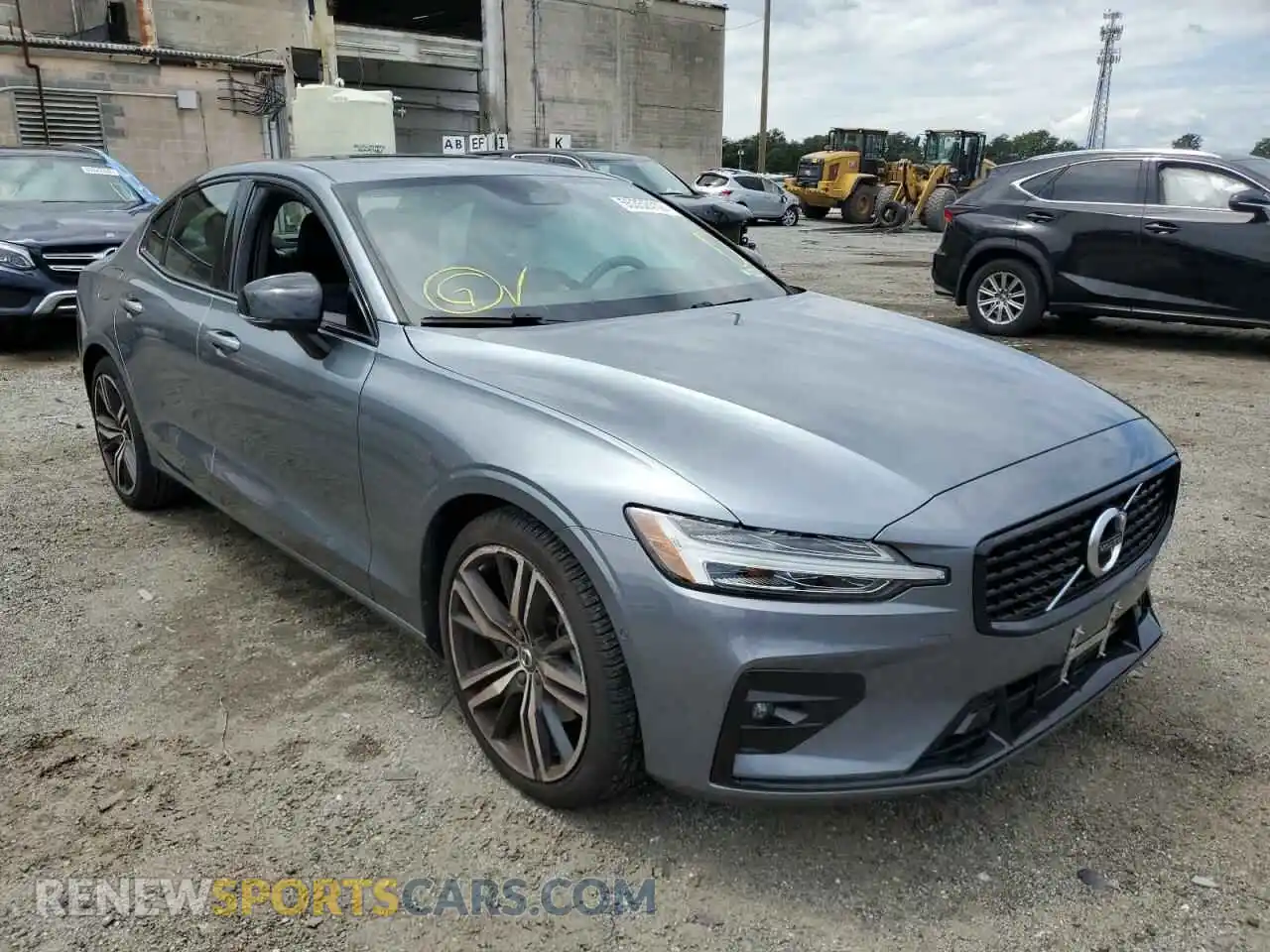 1 Photograph of a damaged car 7JR102FM7MG095049 VOLVO S60 2021