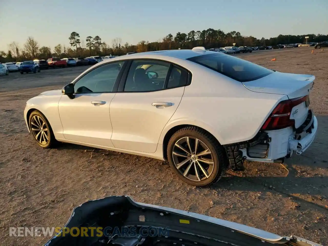2 Photograph of a damaged car 7JR102FZ0MG118375 VOLVO S60 2021