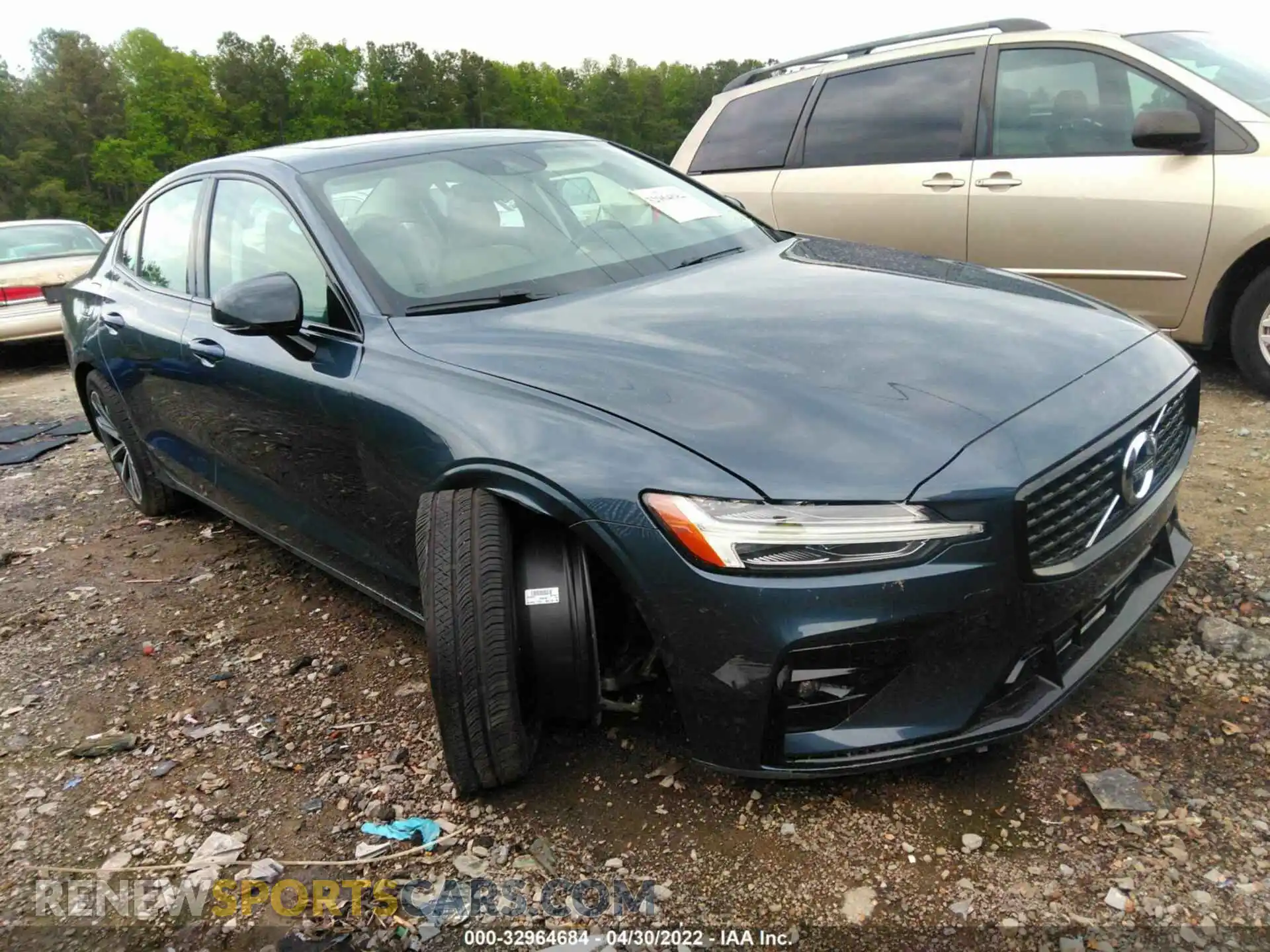 1 Photograph of a damaged car 7JR102FZ1MG118546 VOLVO S60 2021