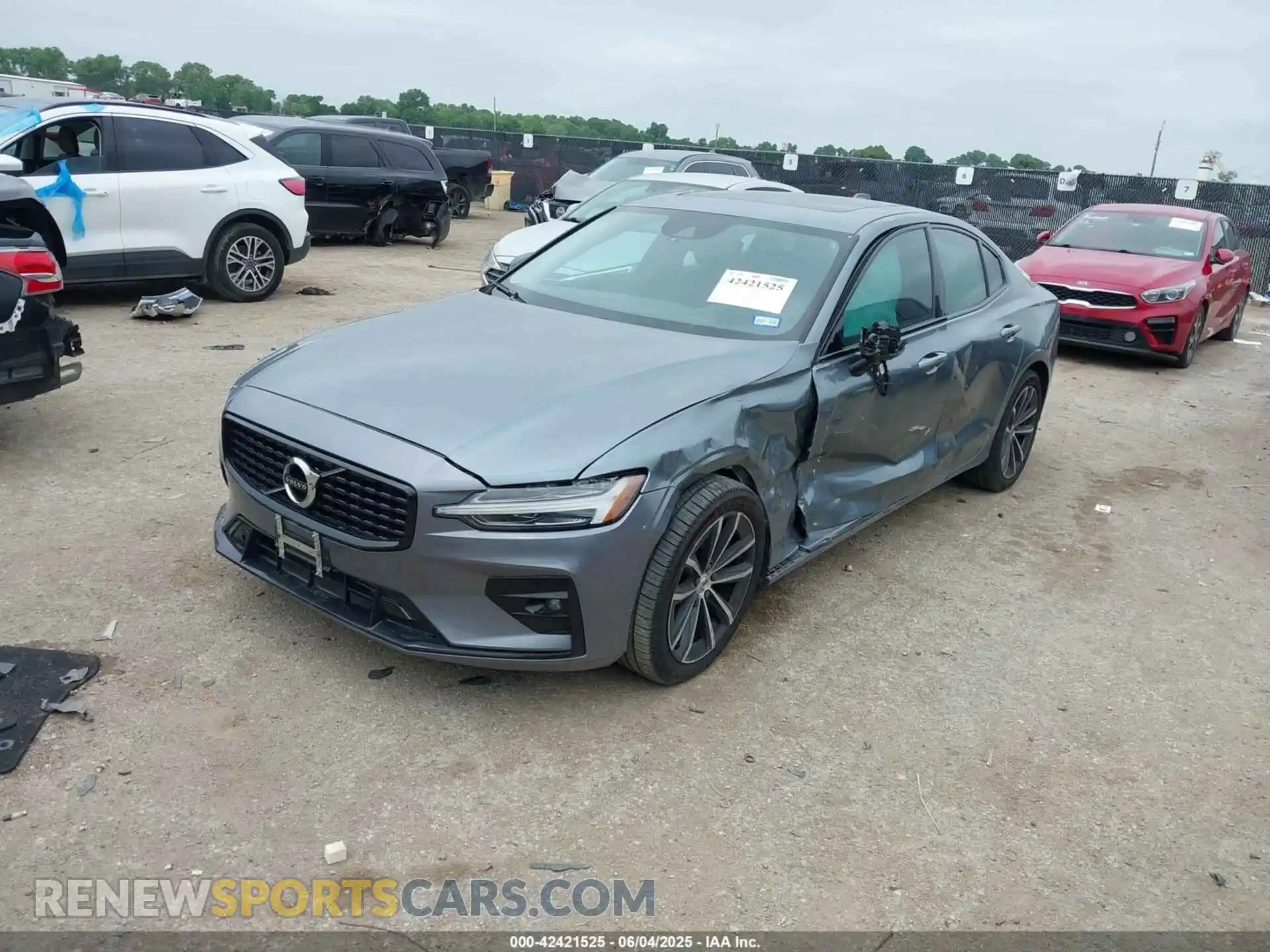 2 Photograph of a damaged car 7JR102FZ4MG108934 VOLVO S60 2021
