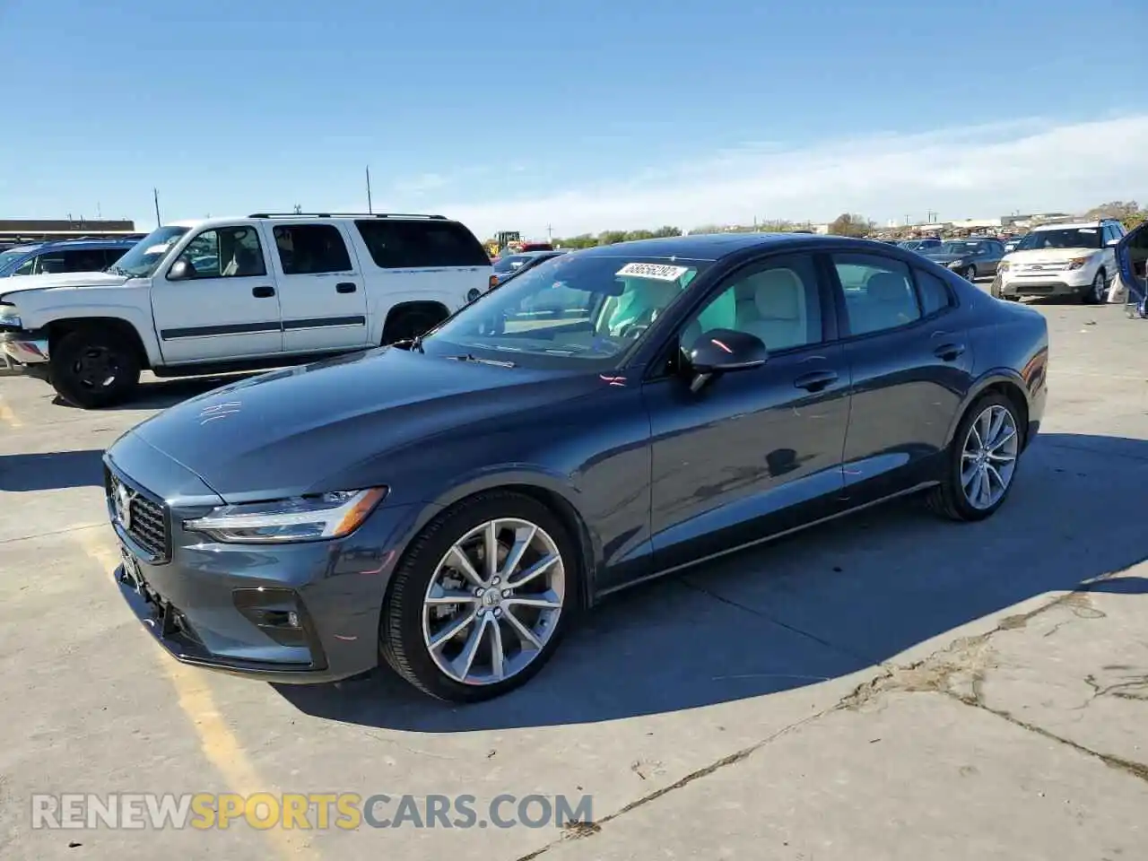 1 Photograph of a damaged car 7JR102FZ6MG111933 VOLVO S60 2021