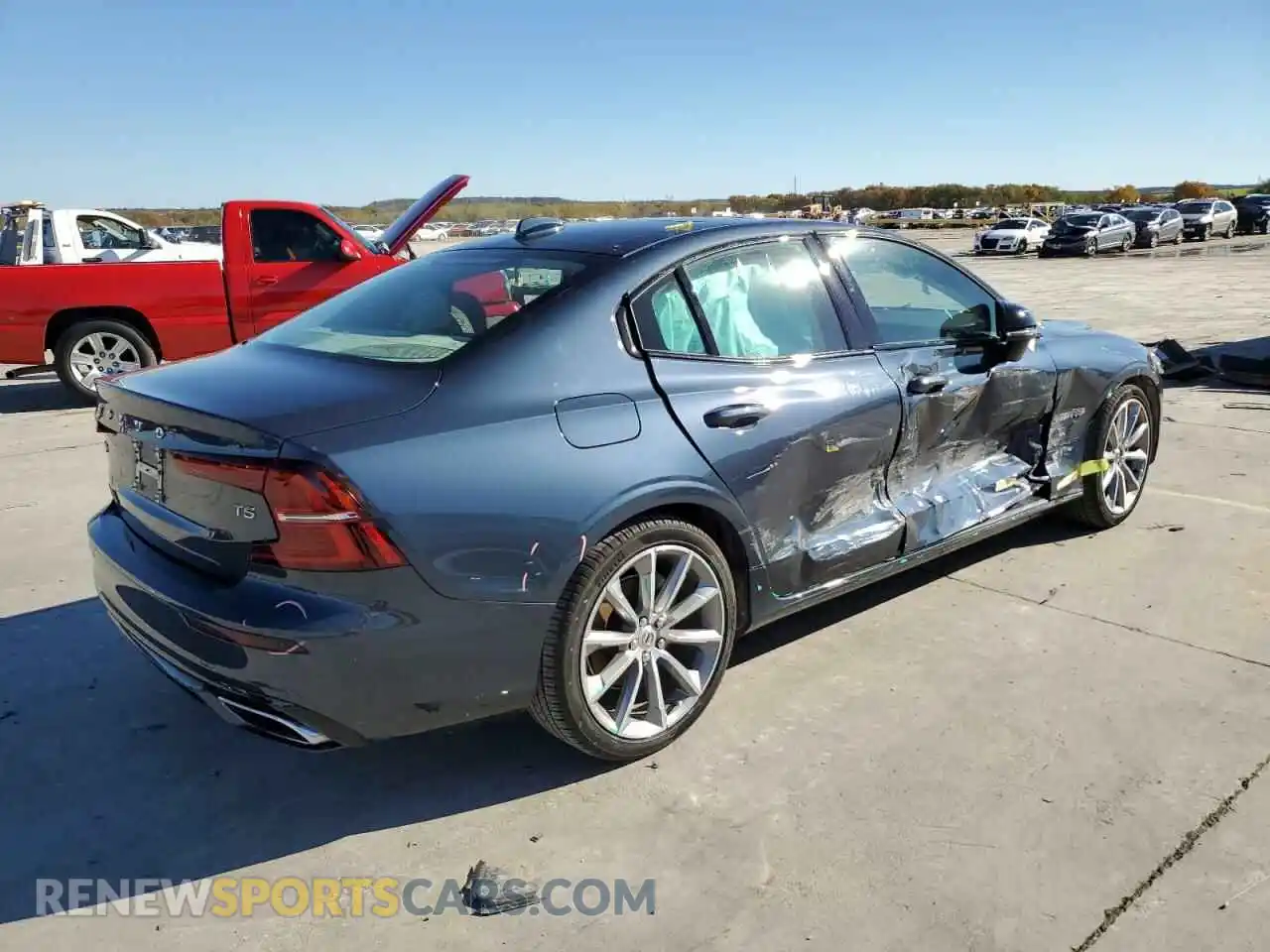 3 Photograph of a damaged car 7JR102FZ6MG111933 VOLVO S60 2021