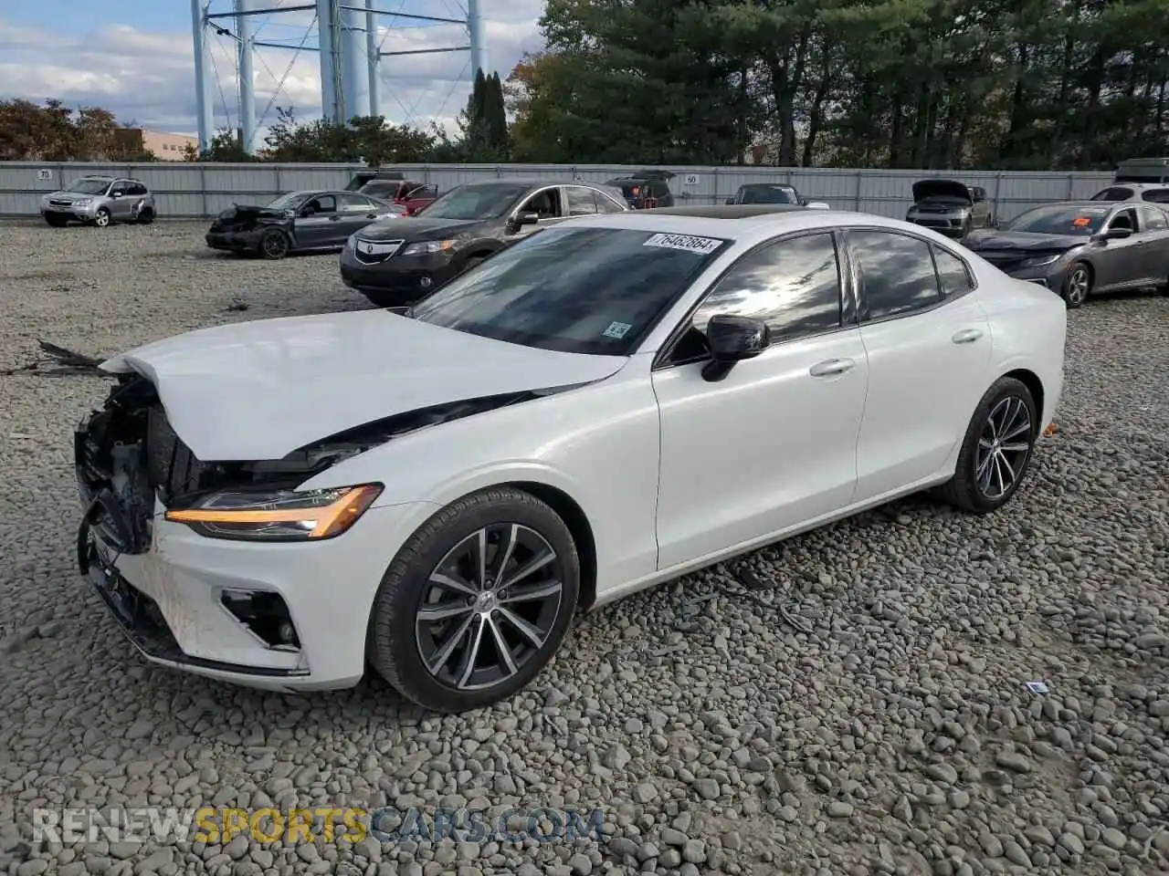 1 Photograph of a damaged car 7JR102FZ8MG122870 VOLVO S60 2021