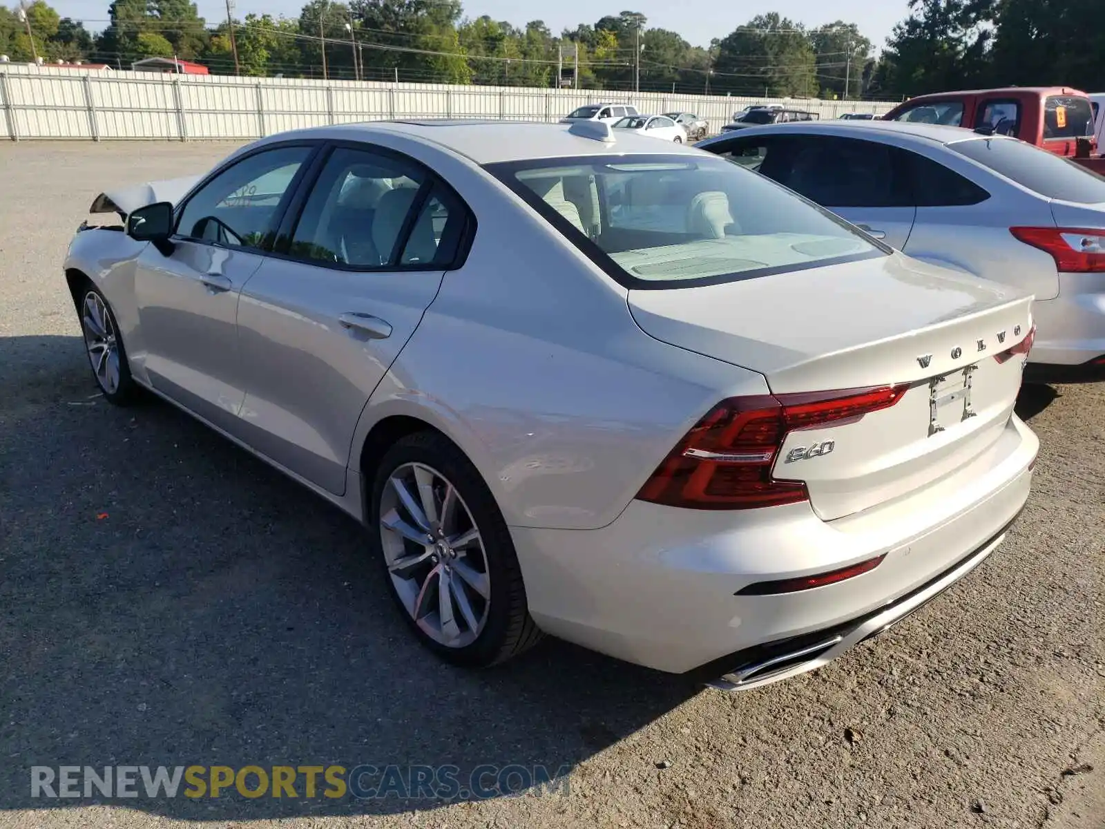 3 Photograph of a damaged car 7JR102FZ9MG118391 VOLVO S60 2021